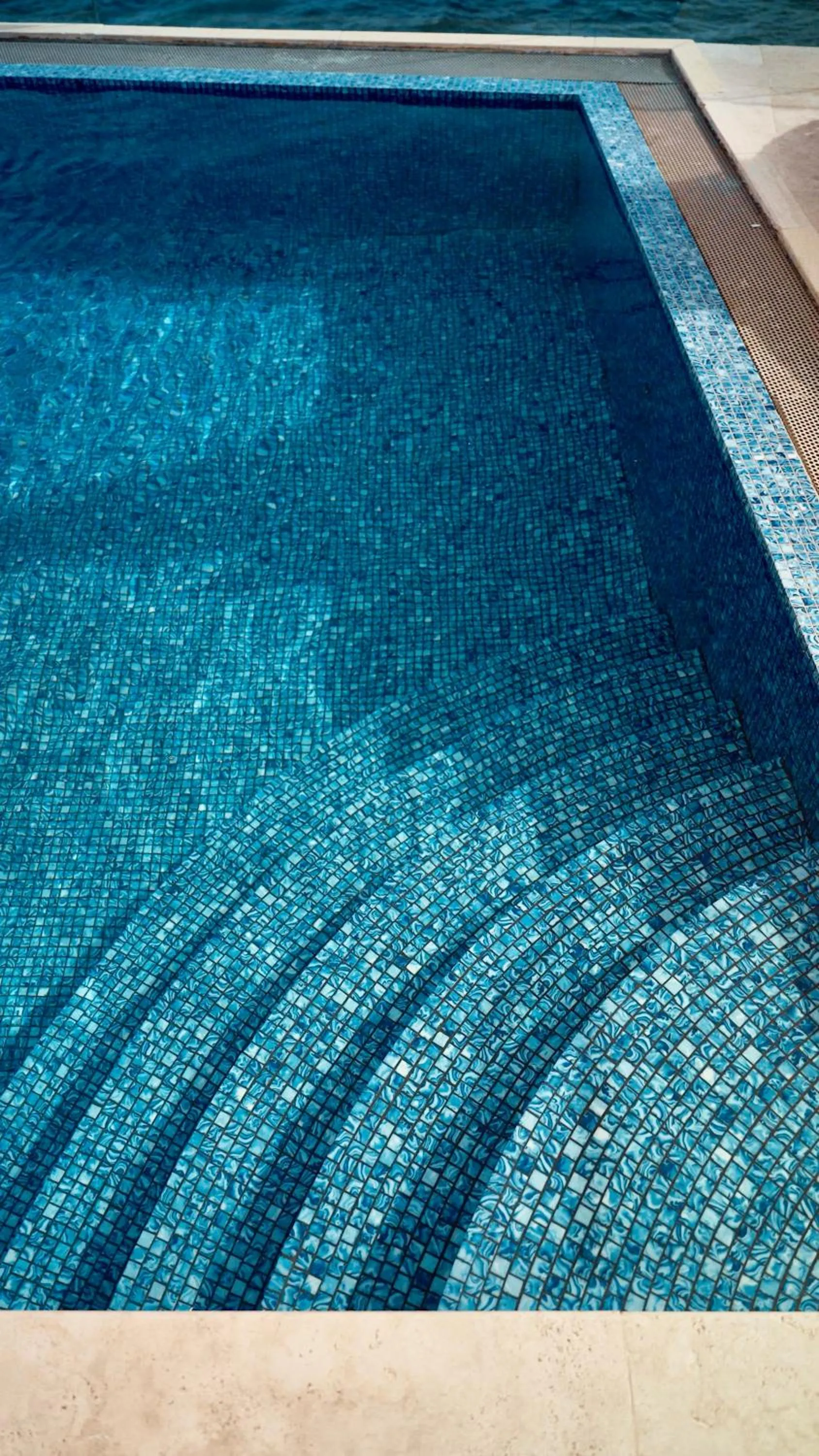 Pool view in Hotel La Calanque