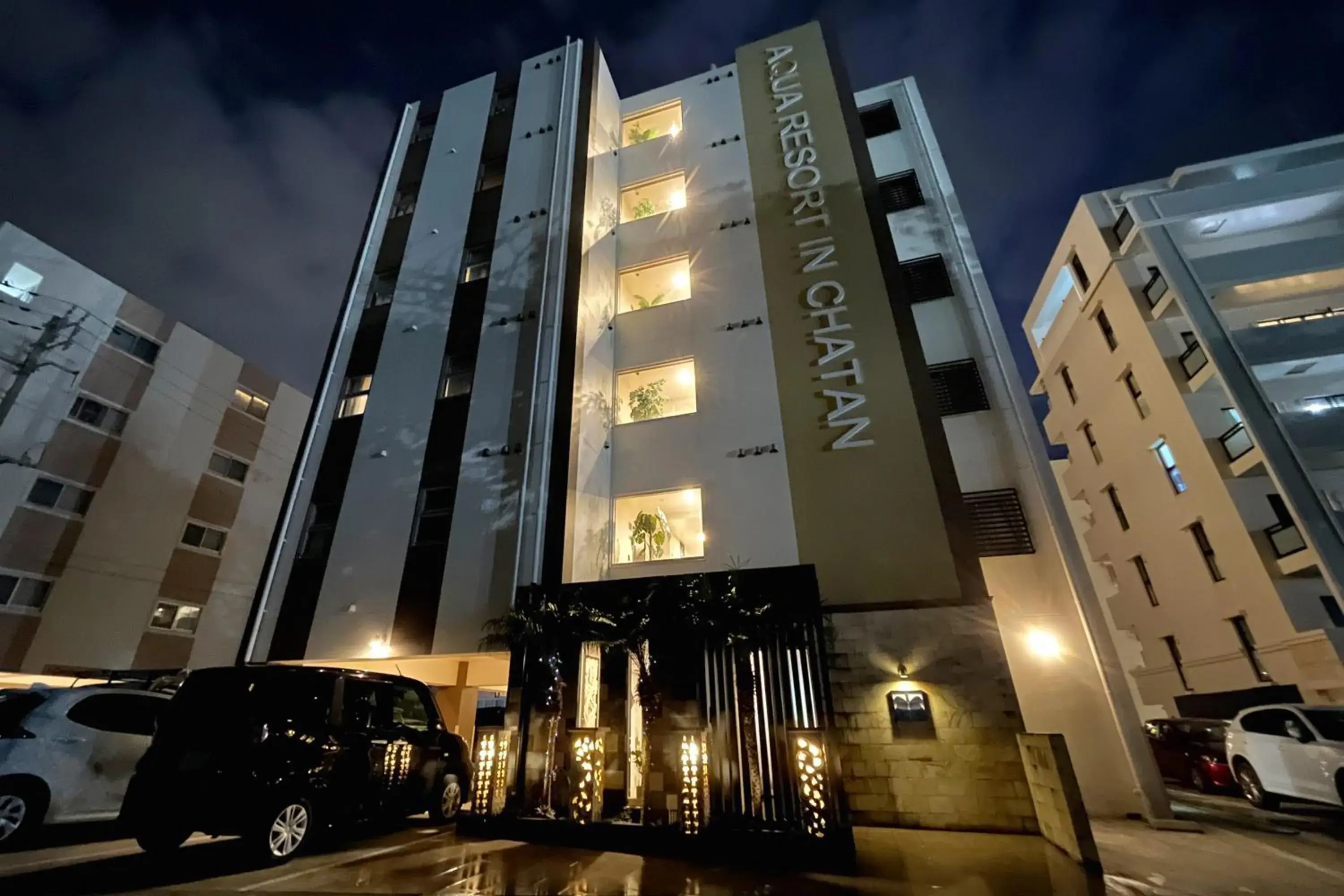 Property building in Aqua Resort in Chatan Property building in Aqua Resort in Chatan