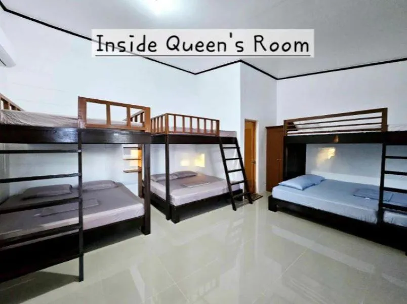 Bed in The Pelicans Resort