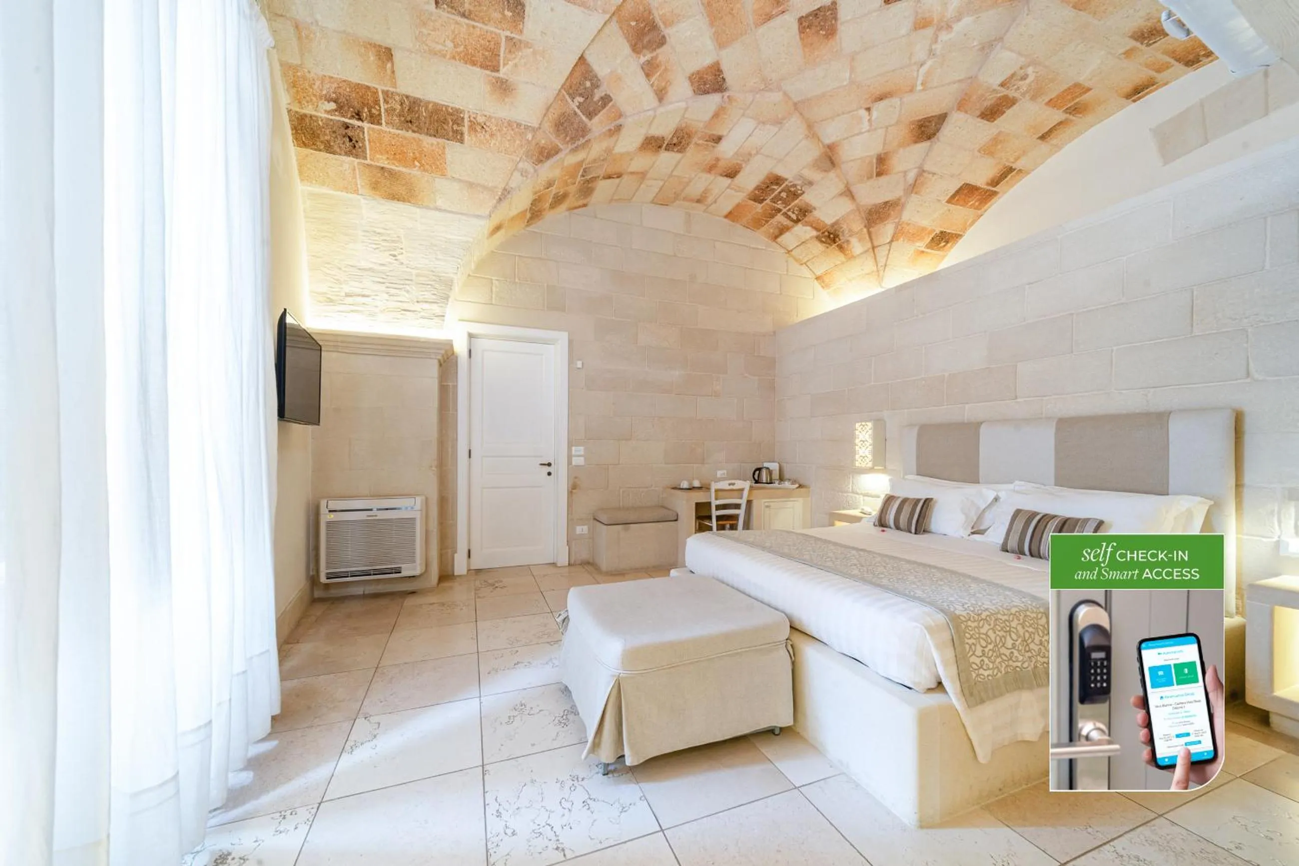 Bed in Corte Dei Granai Meeting & SPA - Raro Rooms Collection