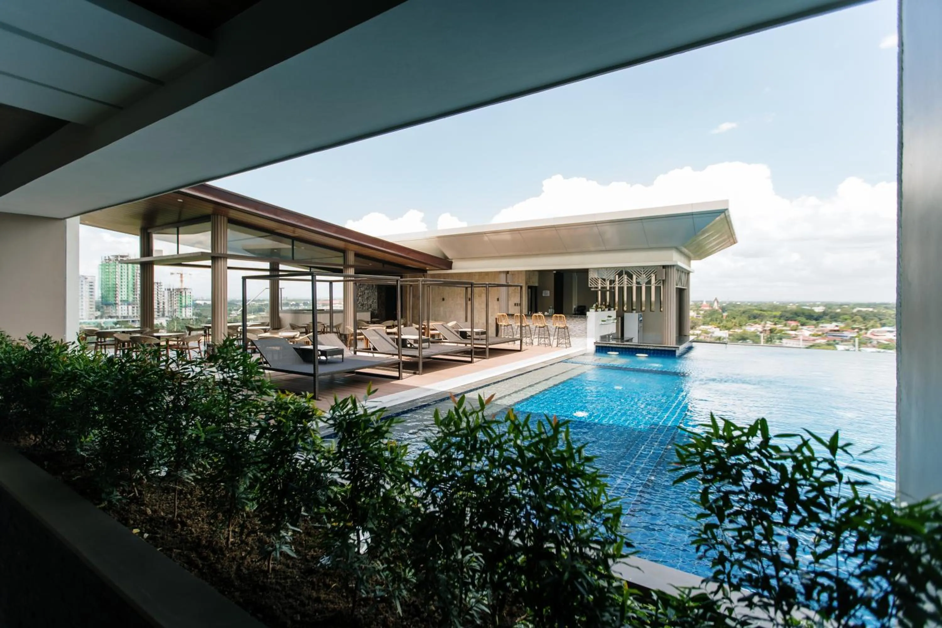 Swimming pool in Zuri Hotel