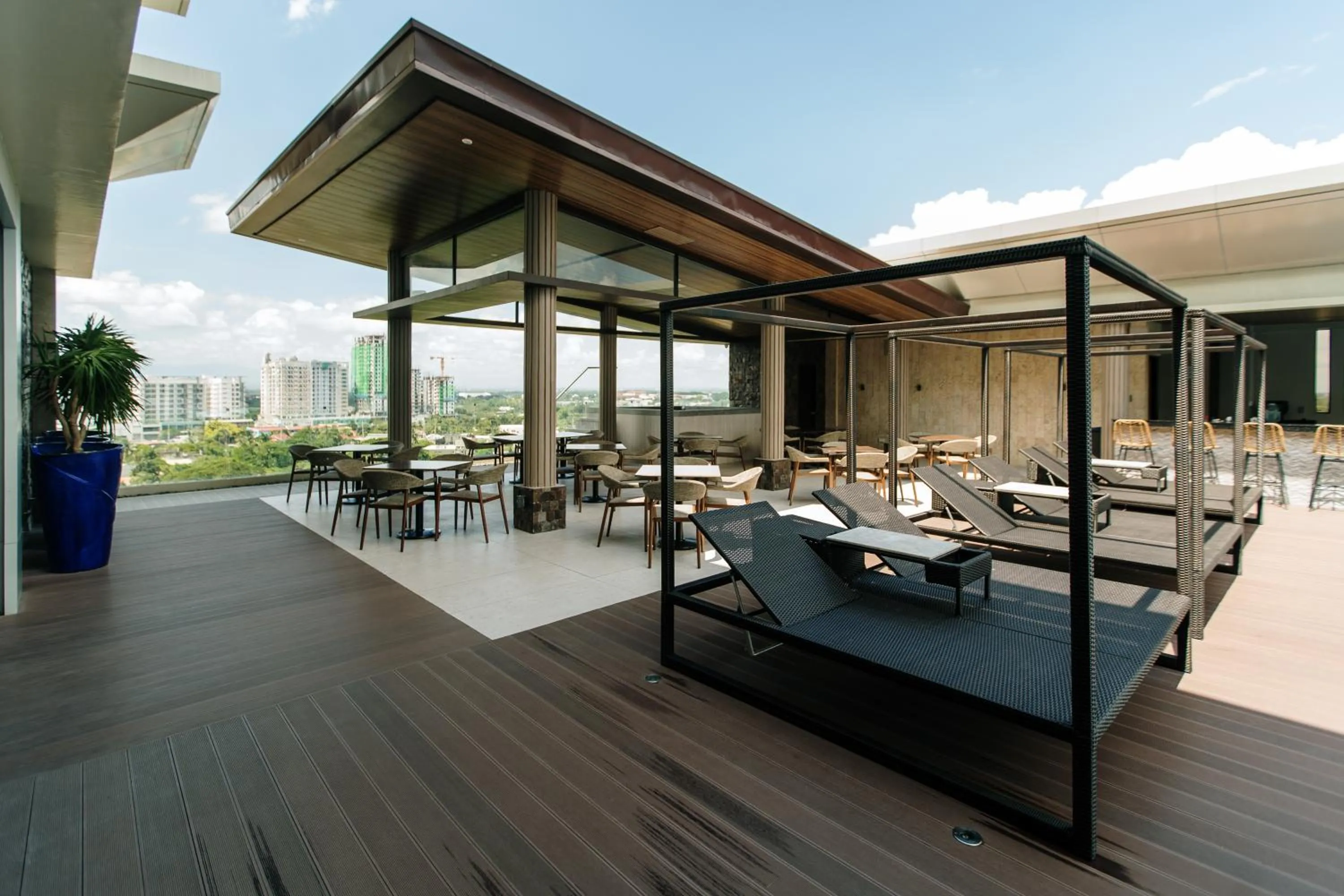 Pool view in Zuri Hotel