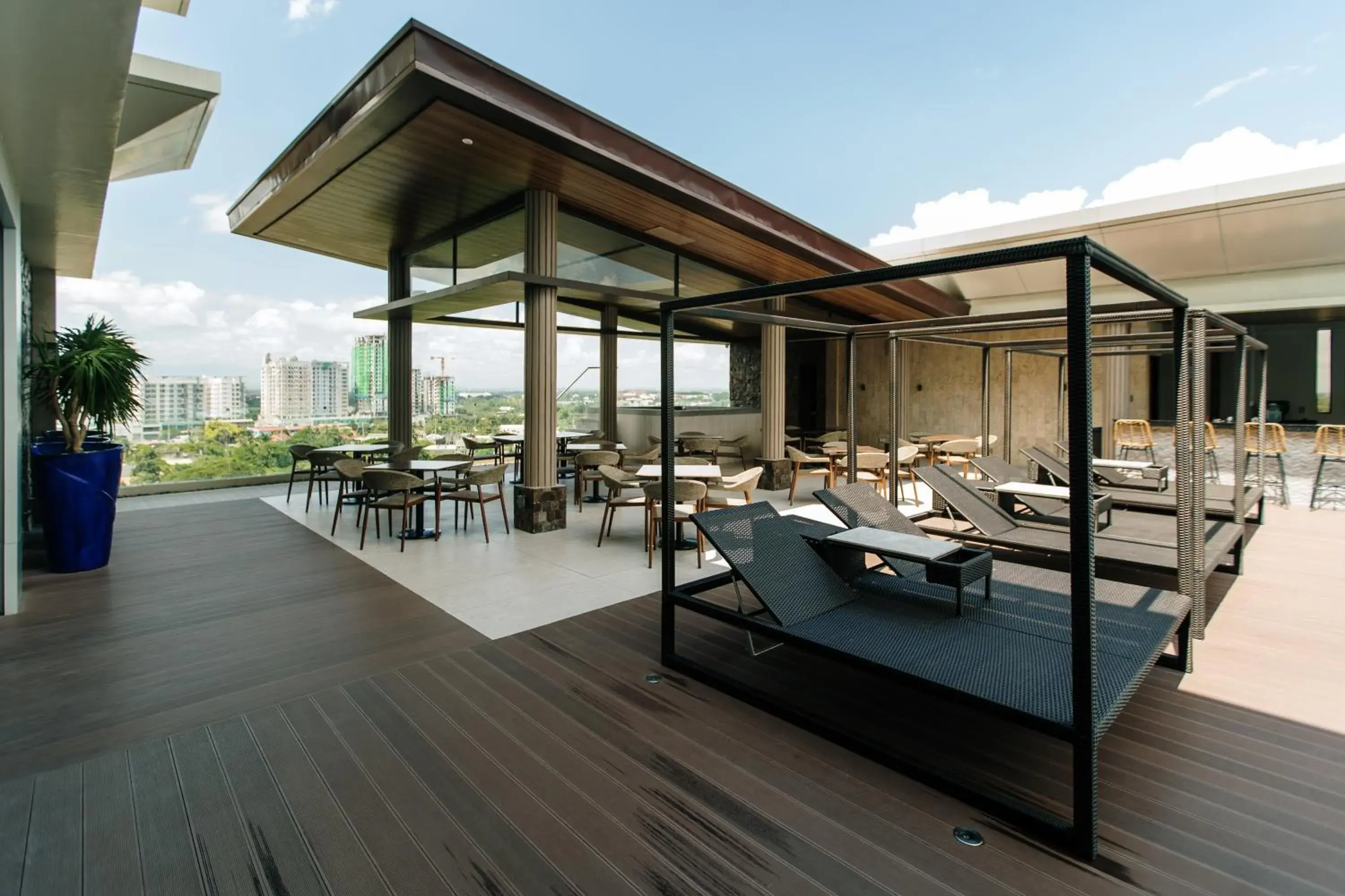 Pool view in Zuri Hotel Pool view in Zuri Hotel