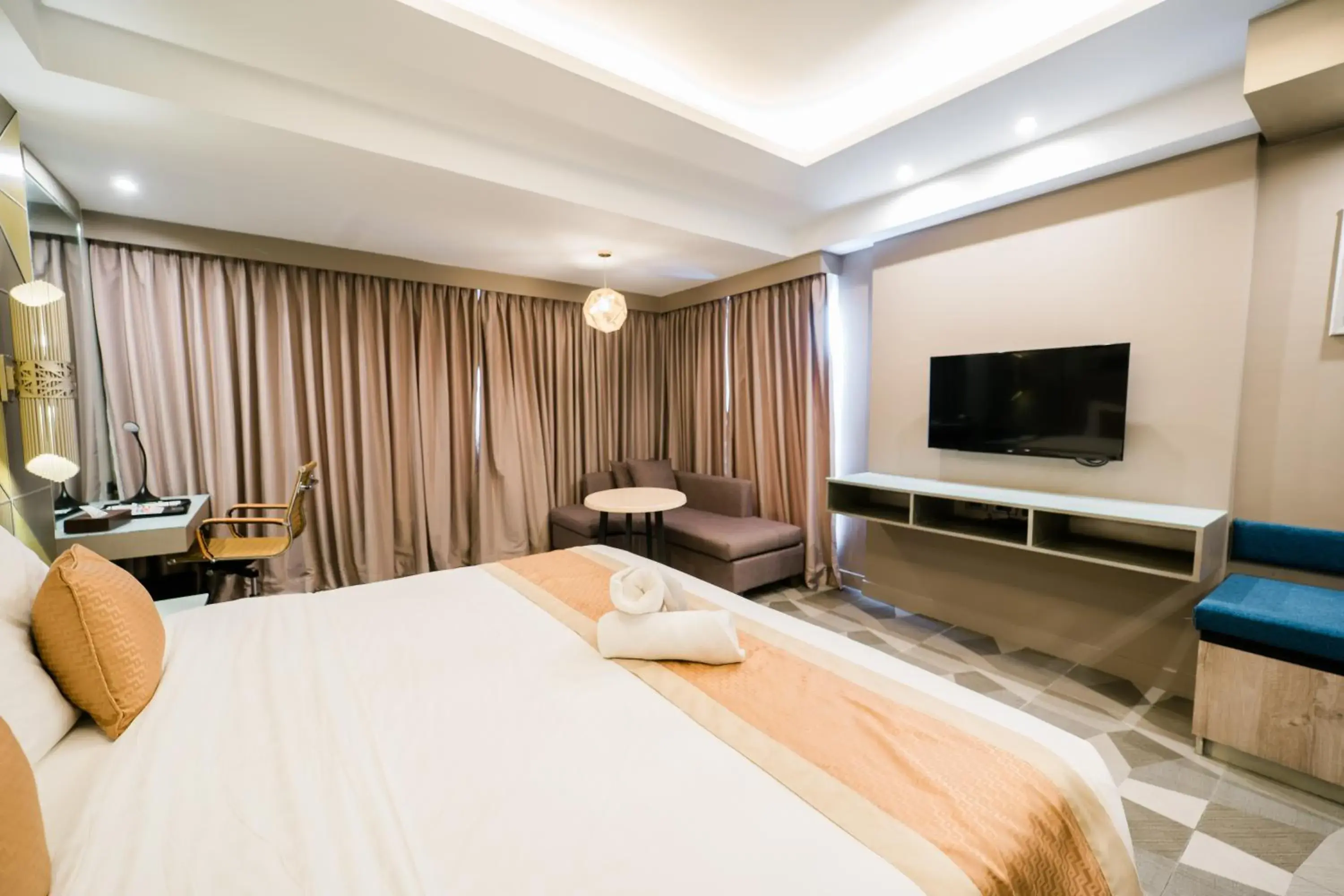 Superior King Room - single occupancy in Zuri Hotel Superior King Room - single occupancy in Zuri Hotel