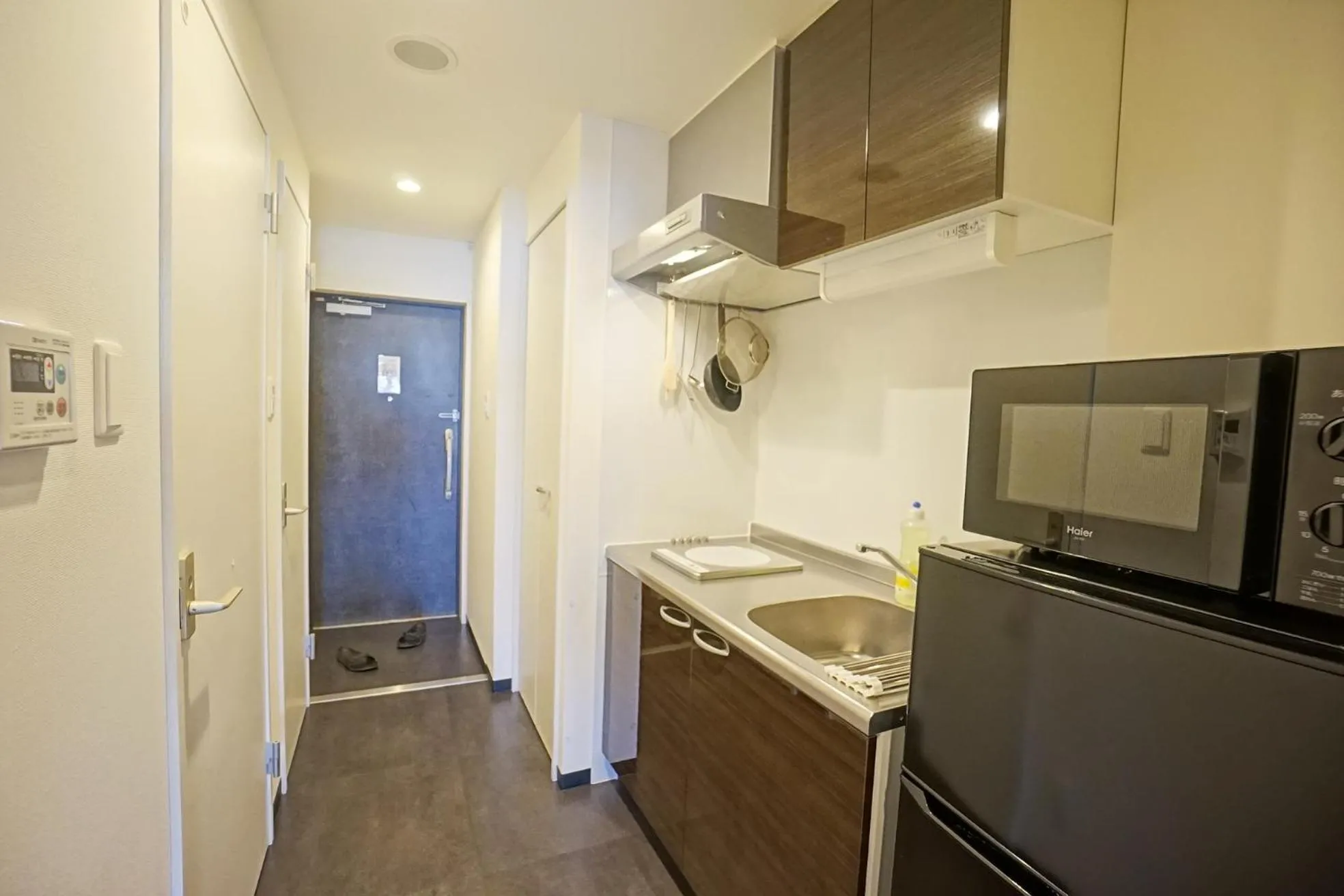 Kitchen or kitchenette in EARTHMANS OSAKA-JO