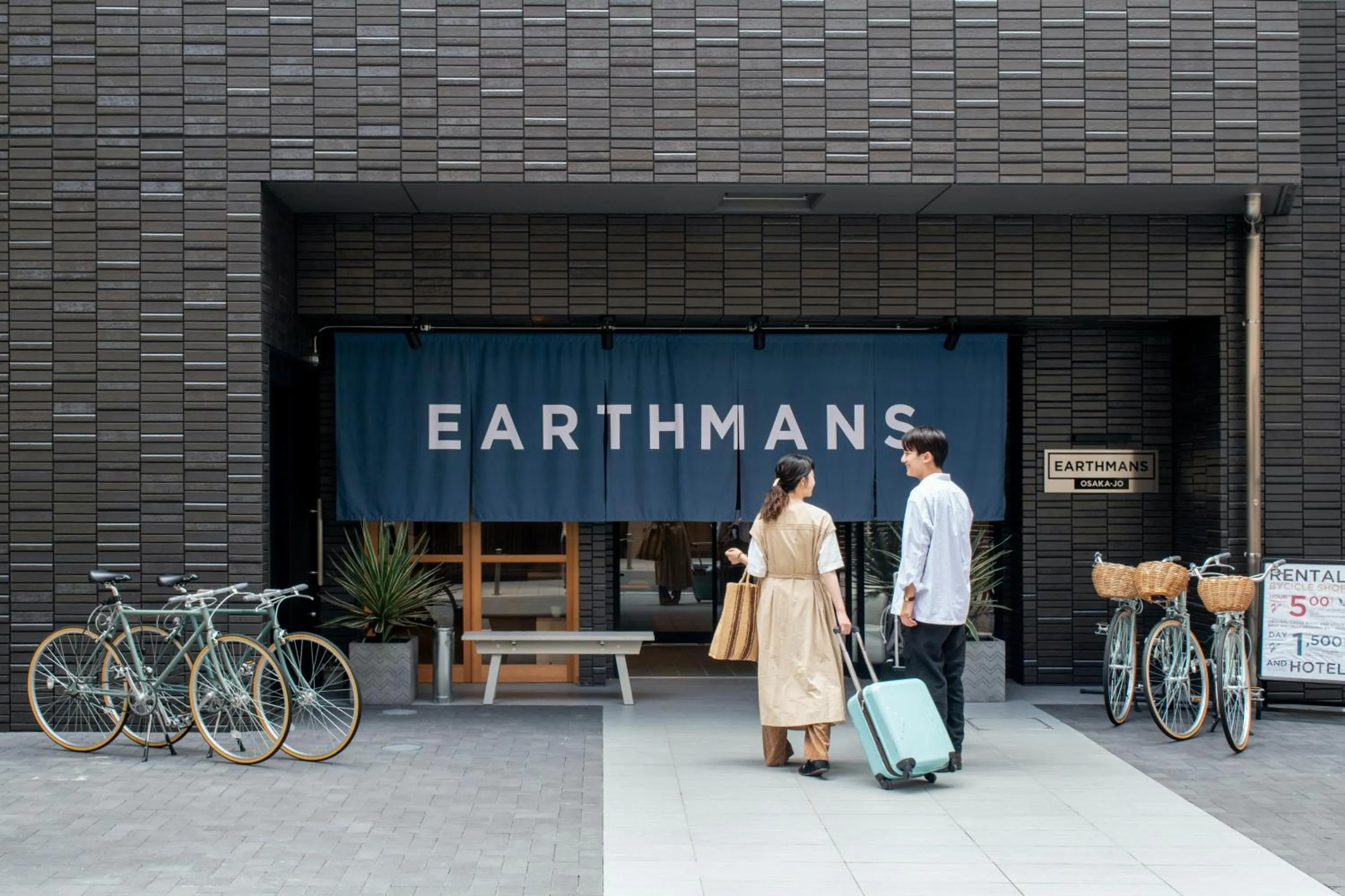 Property building in EARTHMANS OSAKA-JO