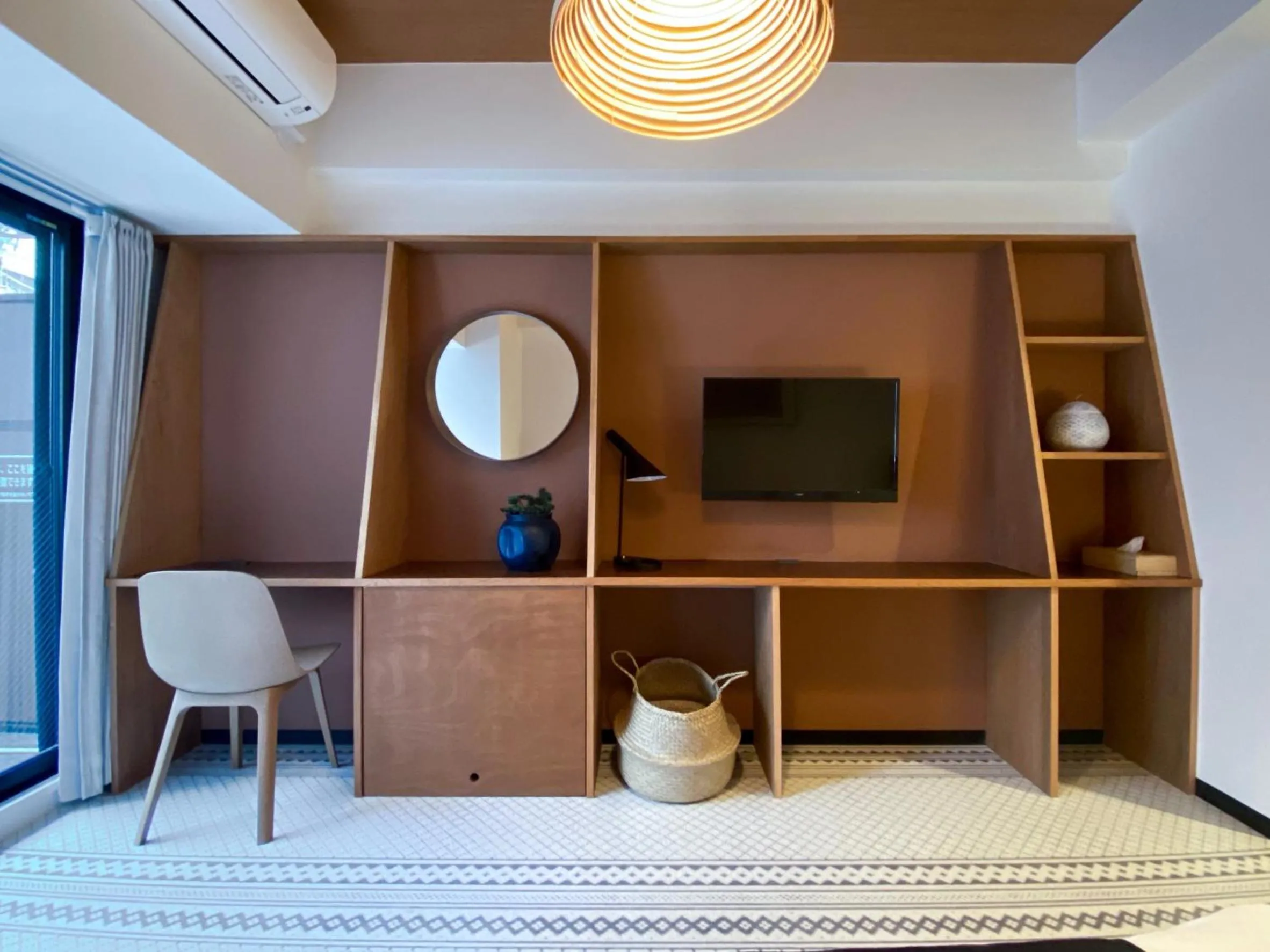 Photo of the whole room in EARTHMANS OSAKA-JO