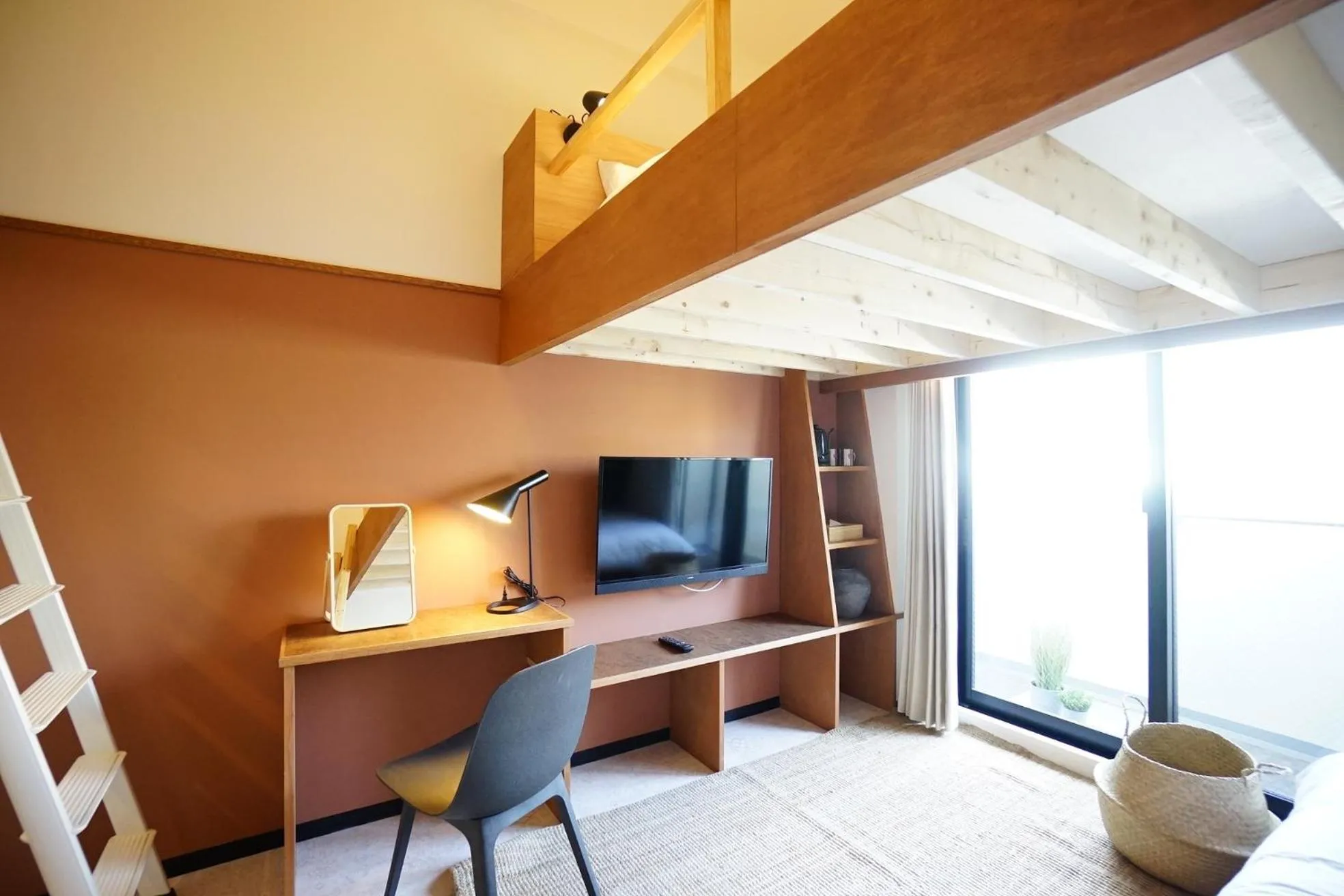 Photo of the whole room in EARTHMANS OSAKA-JO