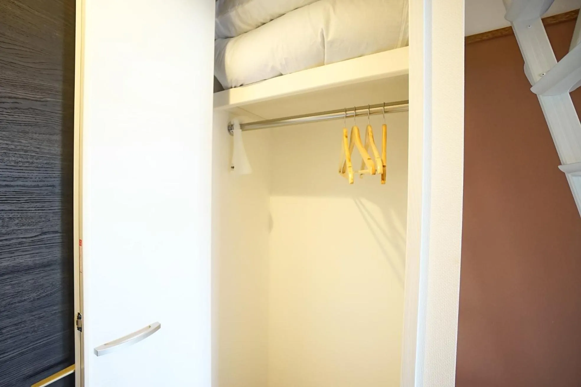 wardrobe in EARTHMANS OSAKA-JO