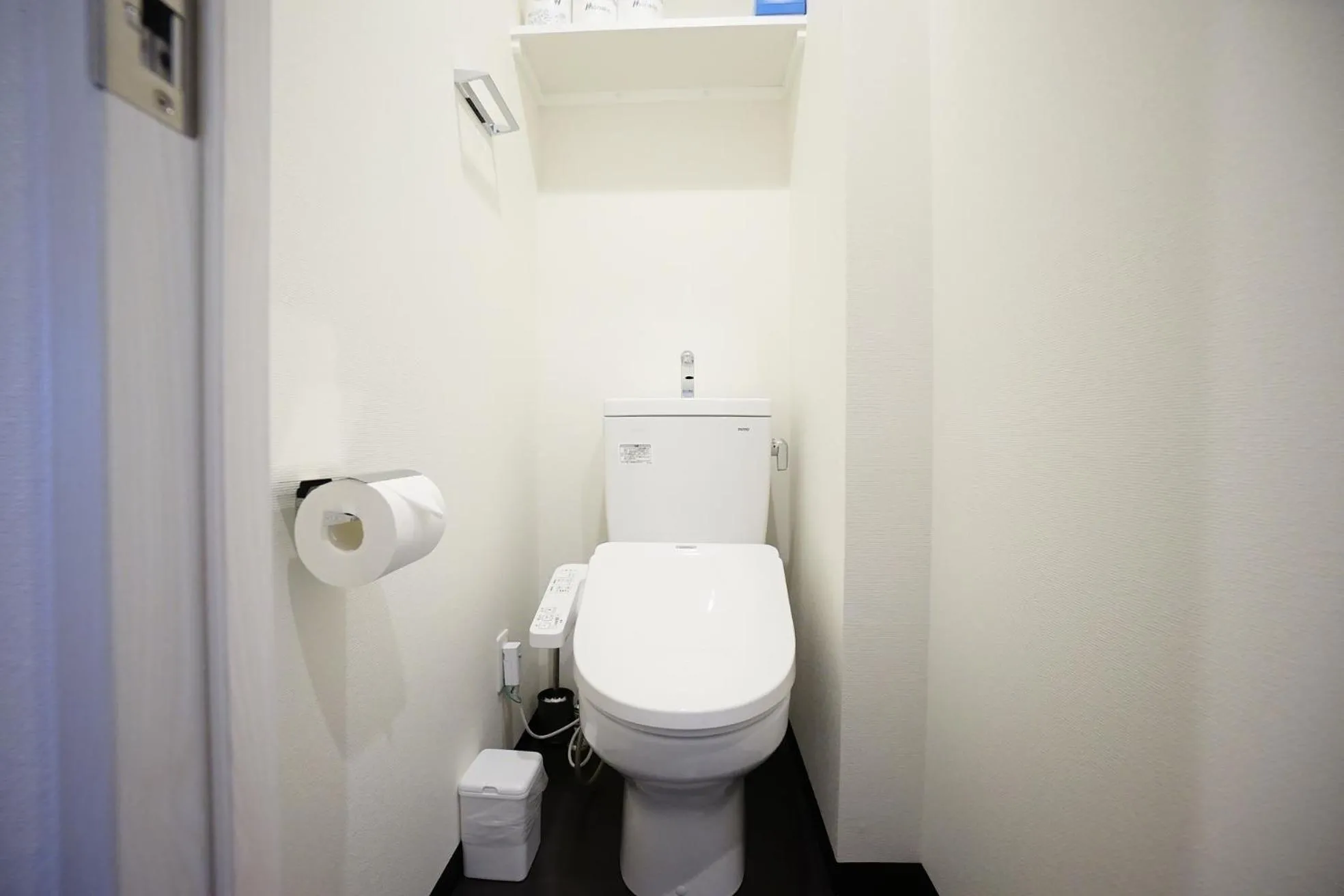 Toilet in EARTHMANS OSAKA-JO