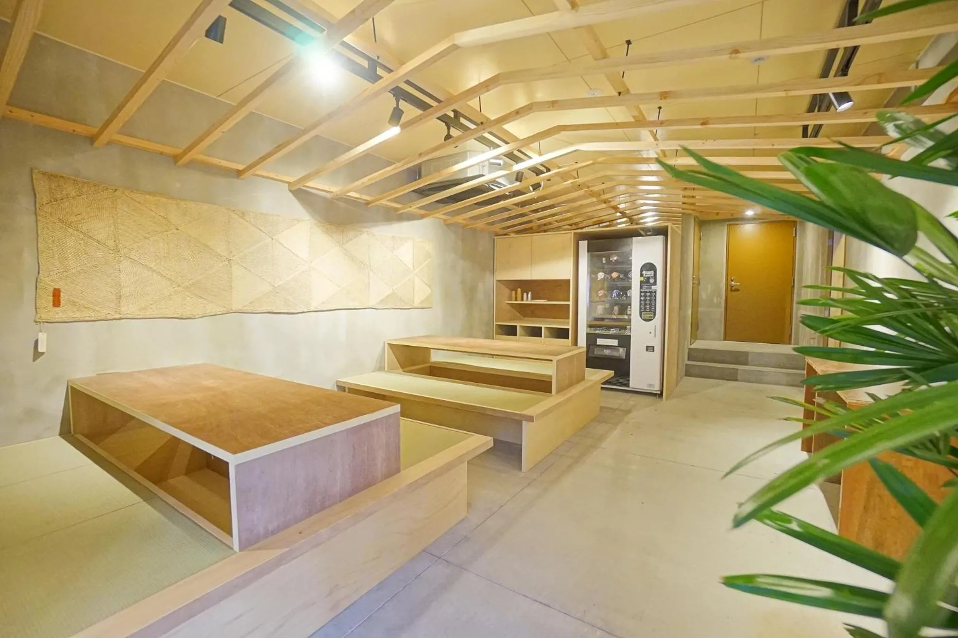 Communal lounge/ TV room, Bed in EARTHMANS OSAKA-JO