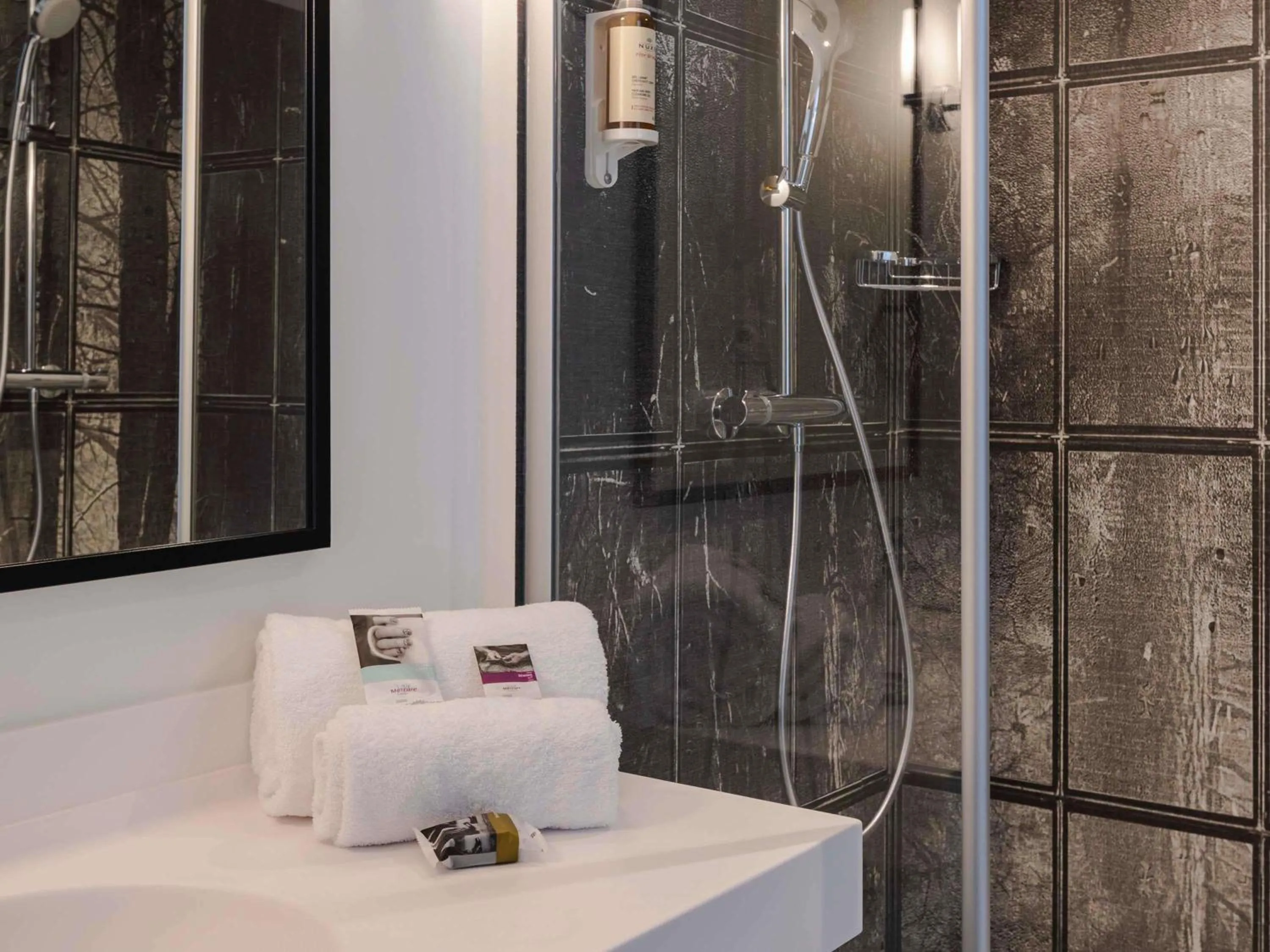 Bedroom in Mercure Aix-les-Bains Domaine de Marlioz Hôtel & Spa