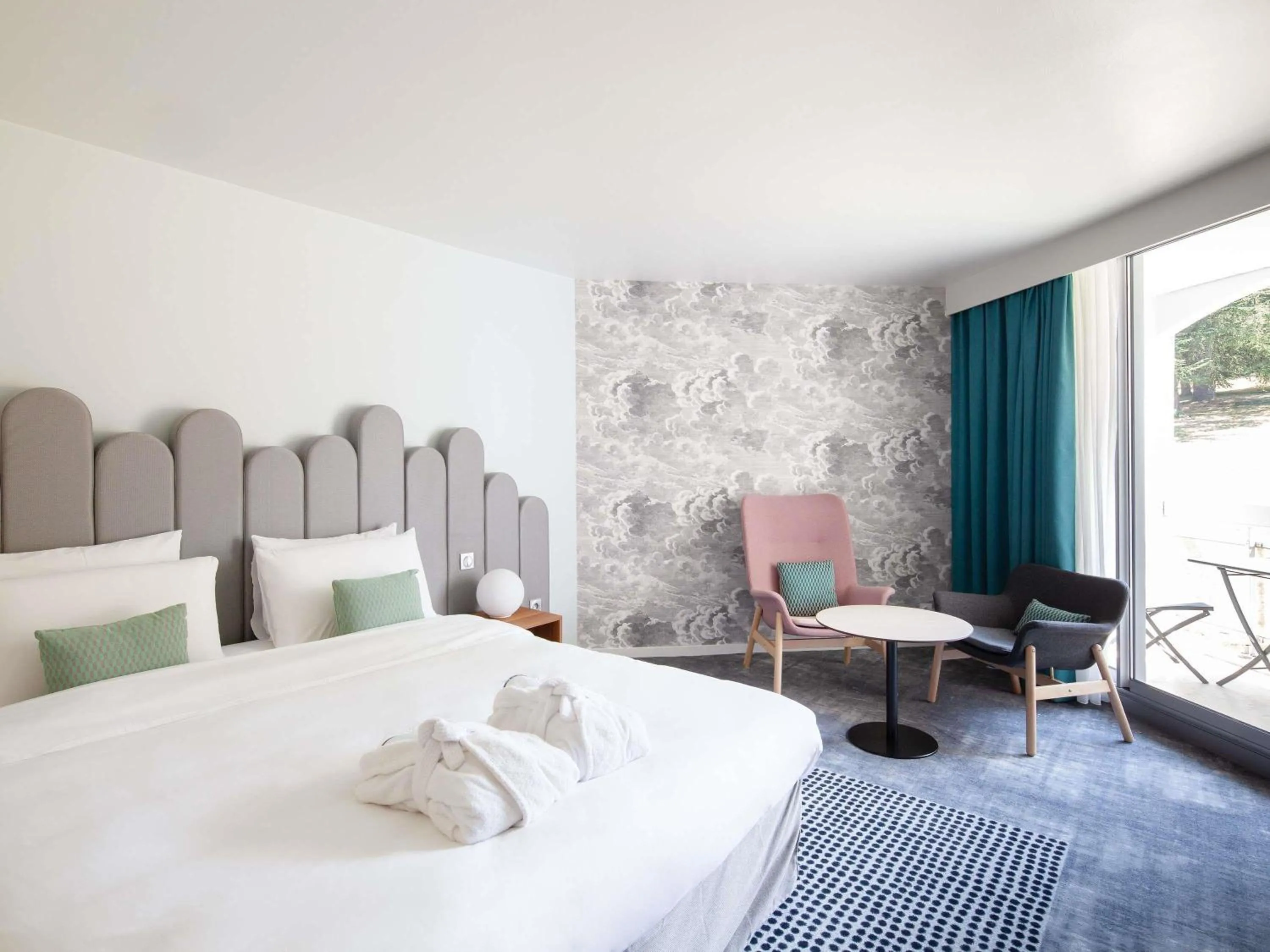 Bedroom, Bed in Mercure Aix-les-Bains Domaine de Marlioz Hôtel & Spa