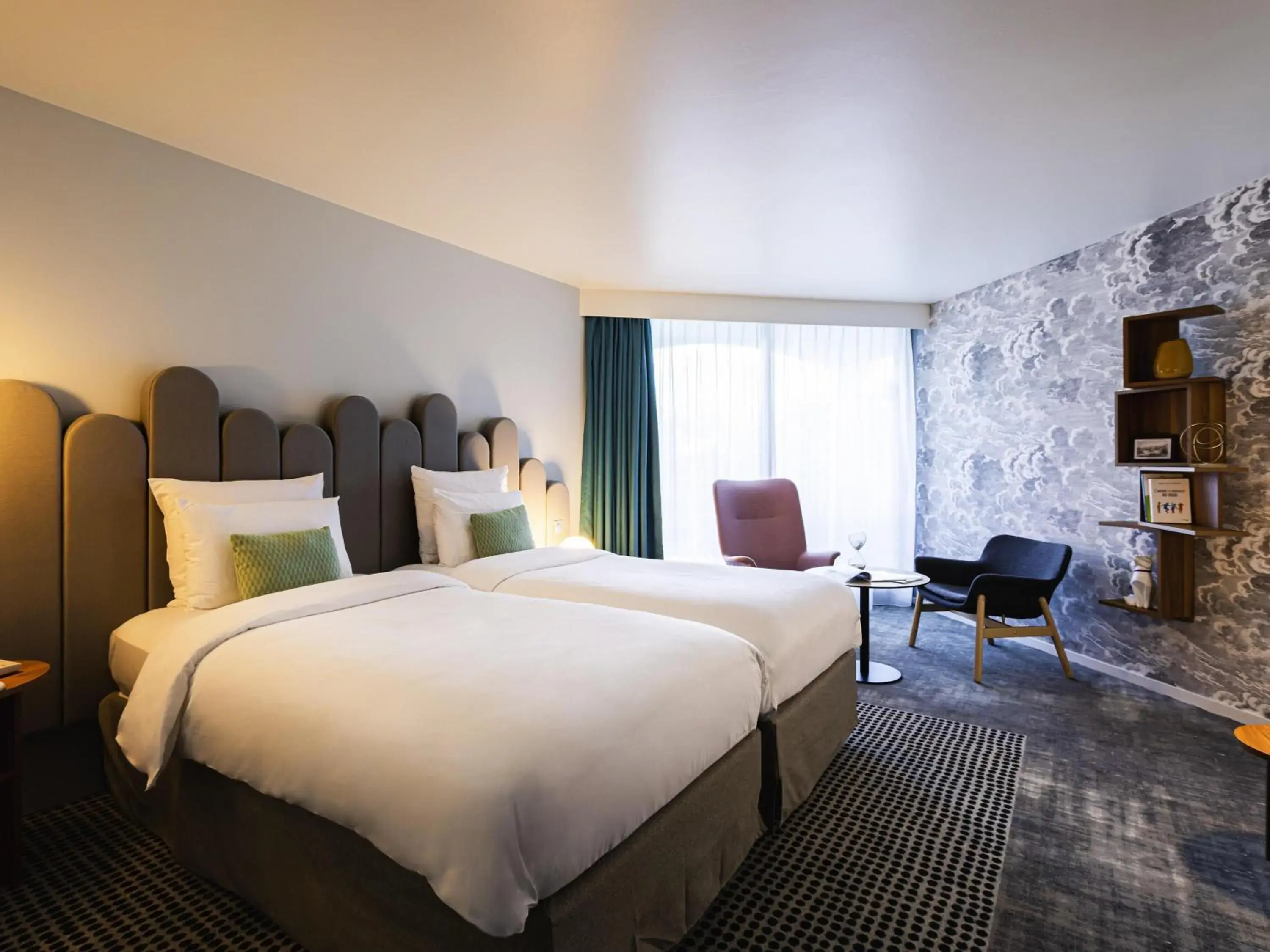 Bedroom, Bed in Mercure Aix-les-Bains Domaine de Marlioz Hôtel & Spa Bedroom, Bed in Mercure Aix-les-Bains Domaine de Marlioz Hôtel & Spa