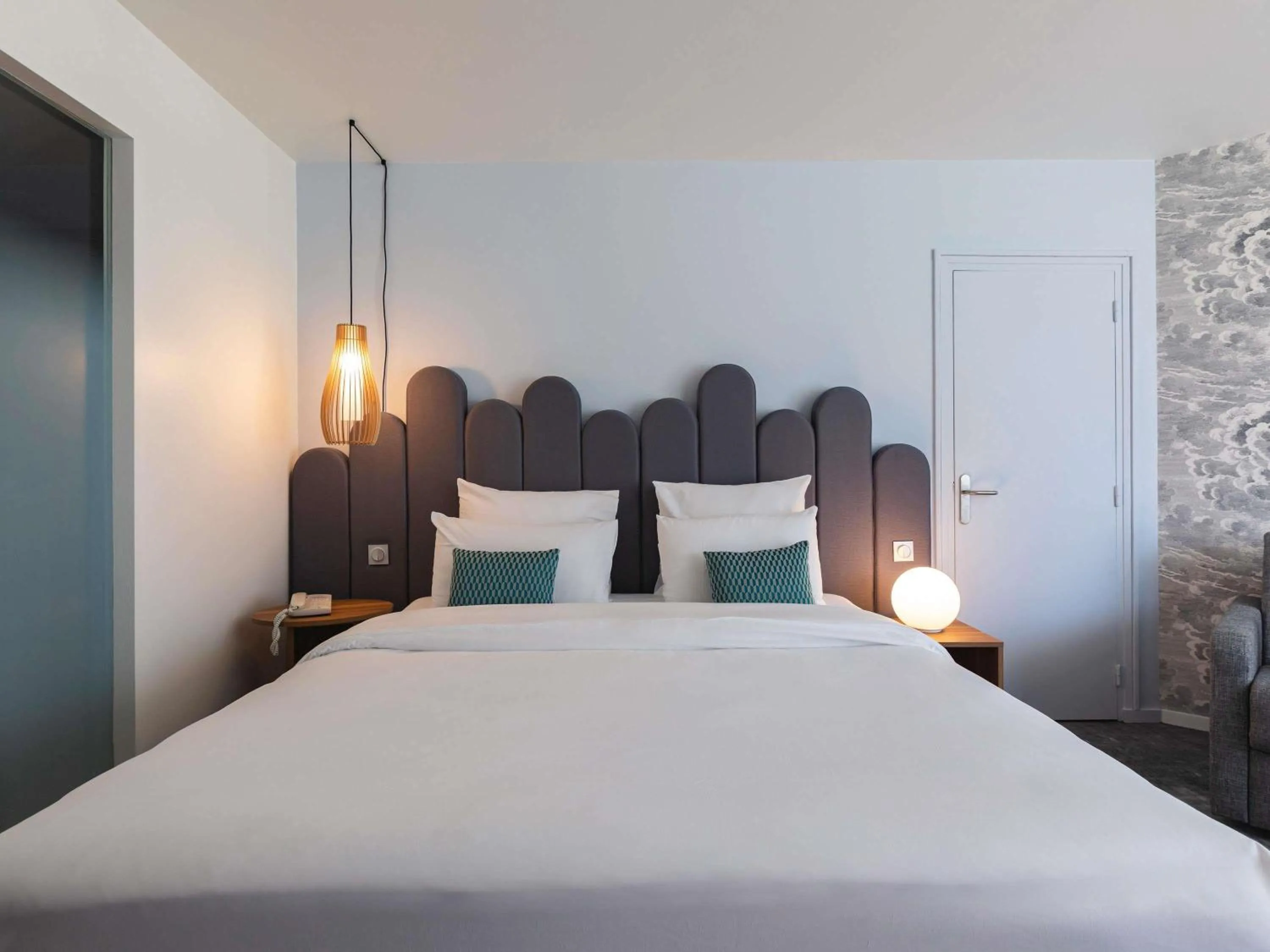 Bedroom, Bed in Mercure Aix-les-Bains Domaine de Marlioz Hôtel & Spa