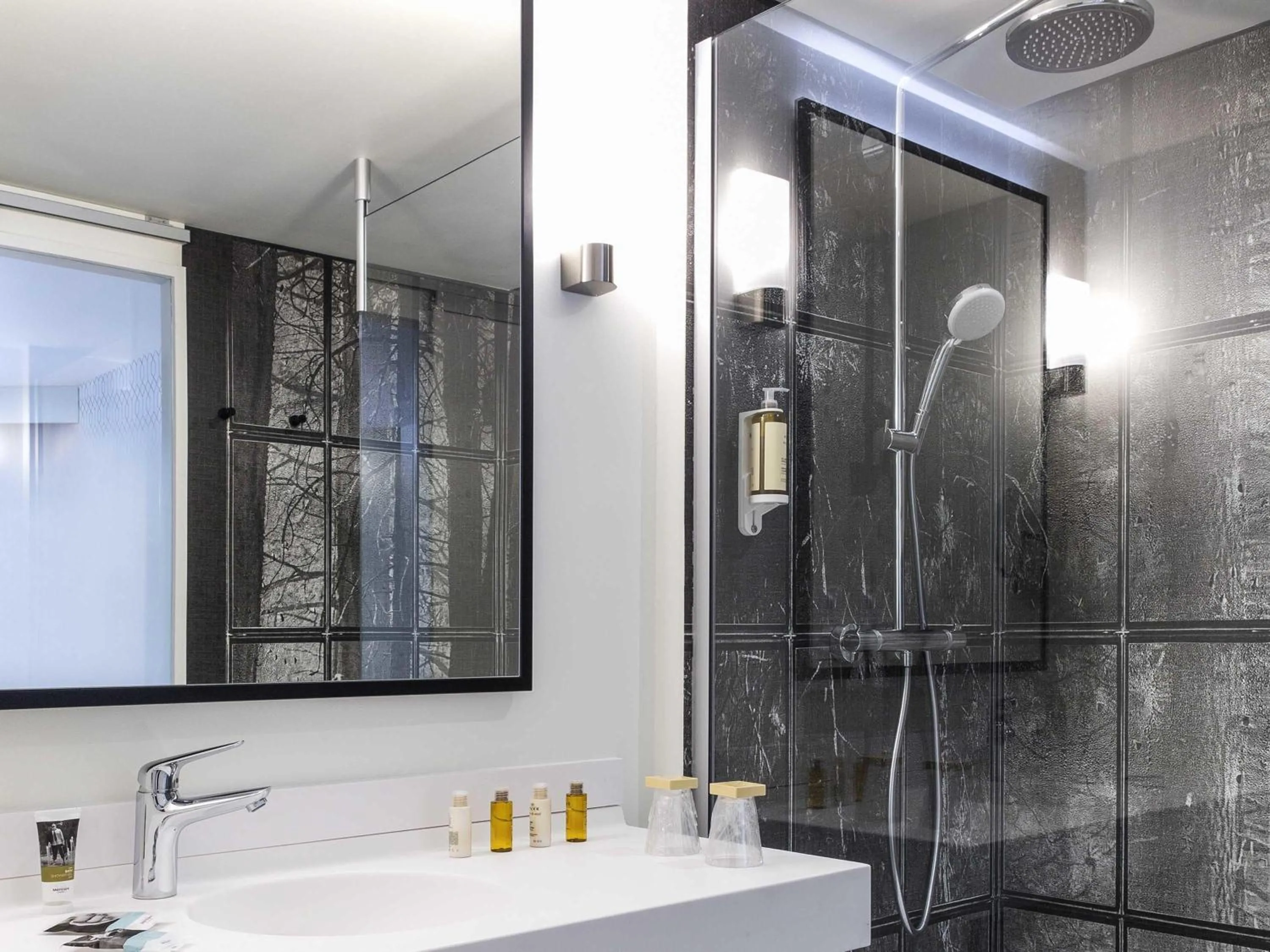 Bedroom in Mercure Aix-les-Bains Domaine de Marlioz Hôtel & Spa