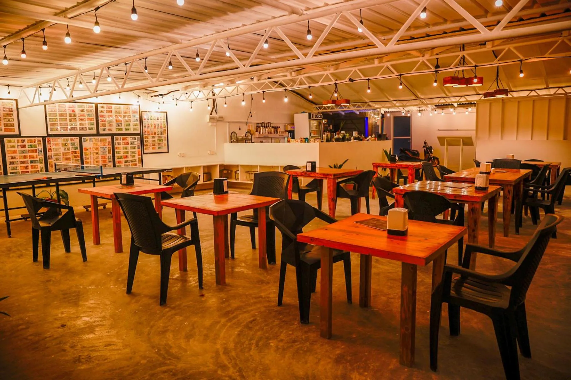 Restaurant/places to eat in Nirili Villa