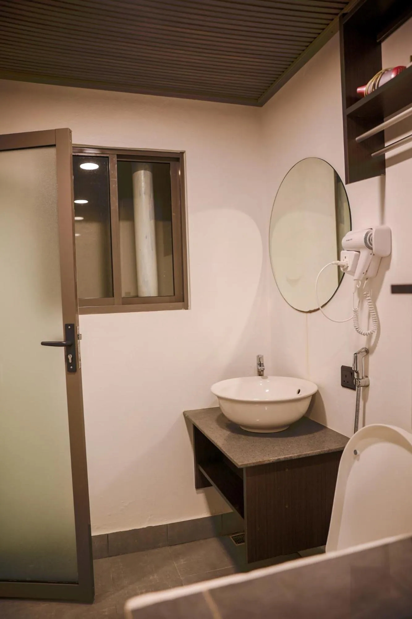 Toilet in Nirili Villa