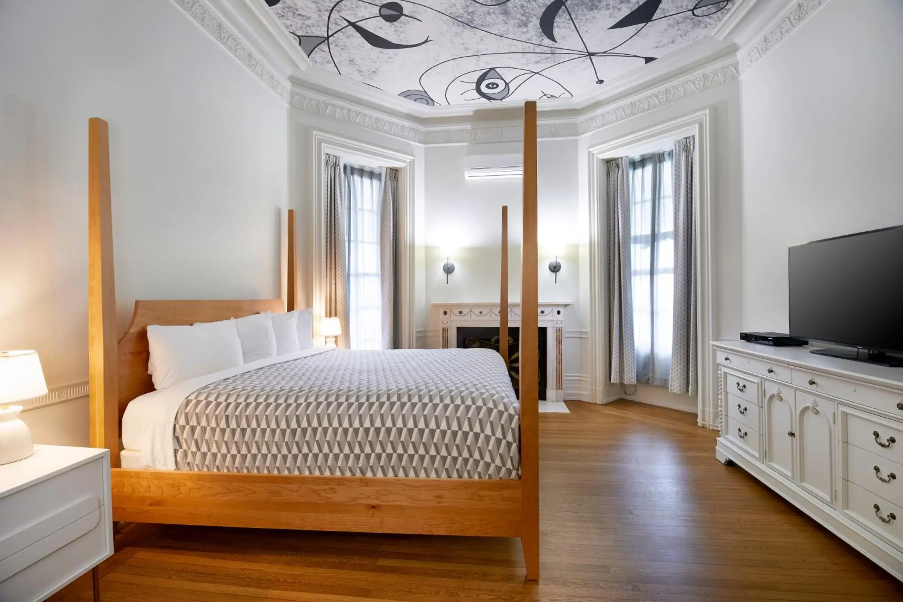 Bed in Tarrytown House Estate Bed in Tarrytown House Estate