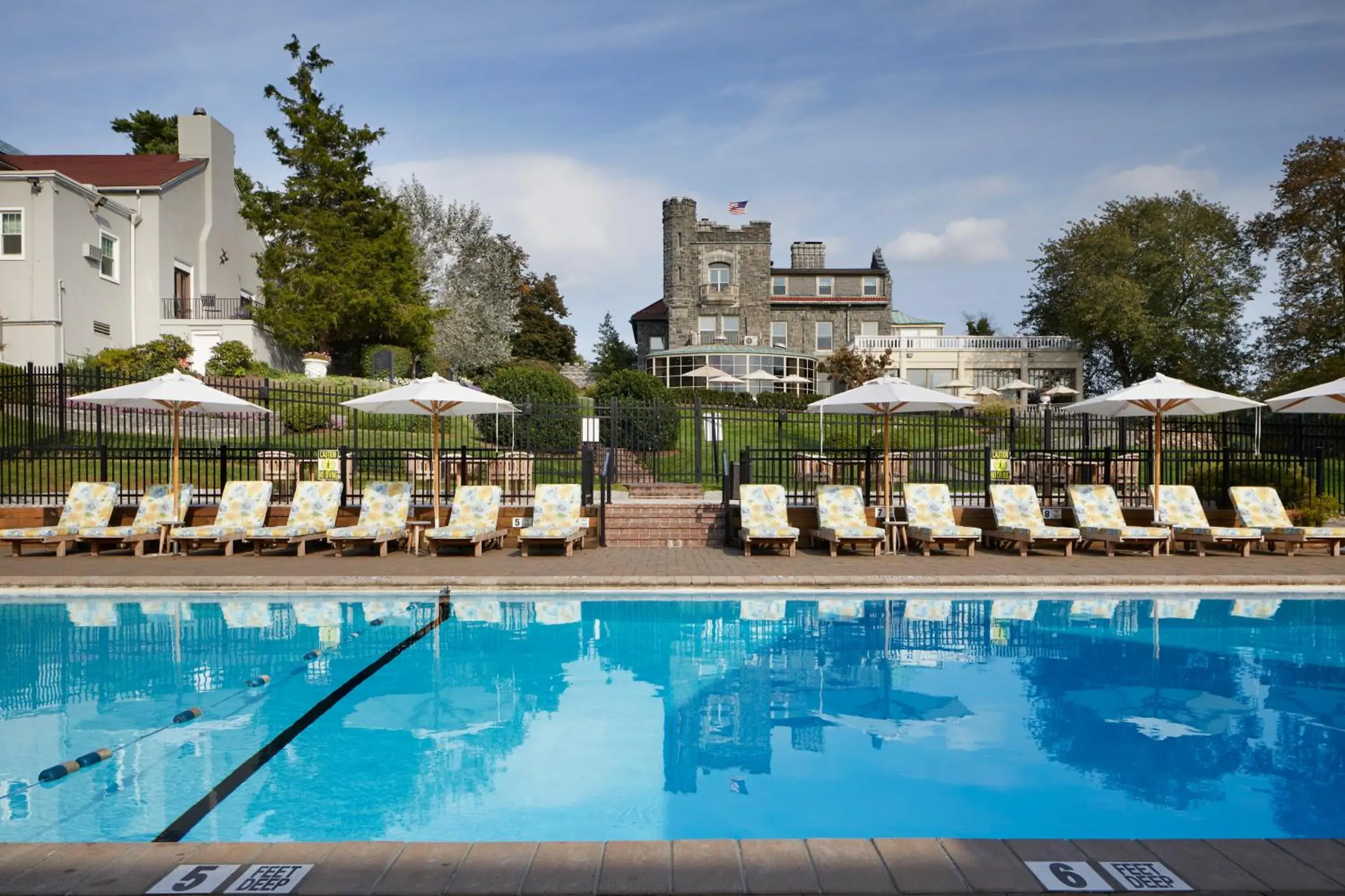 Swimming pool in Tarrytown House Estate Swimming pool in Tarrytown House Estate