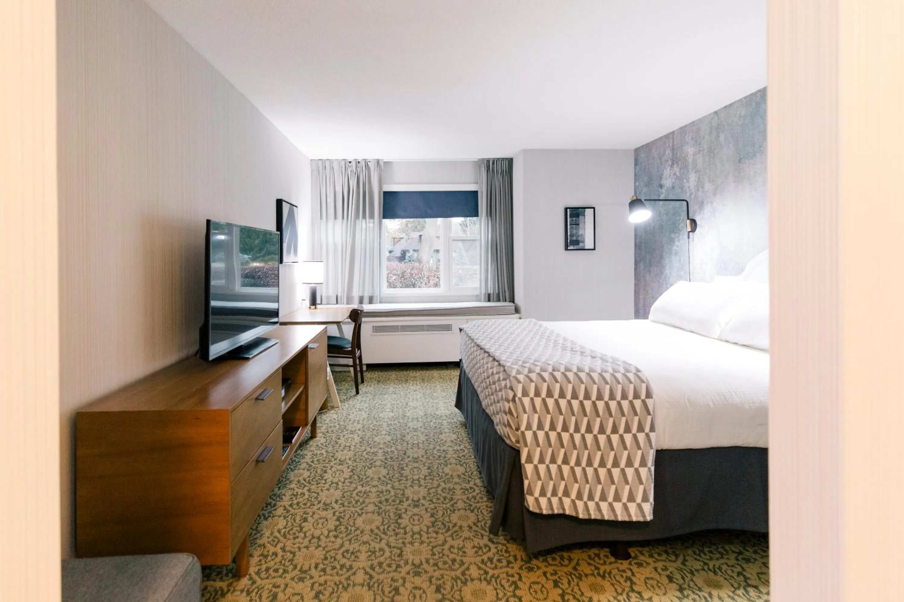 Bedroom, Bed in Tarrytown House Estate