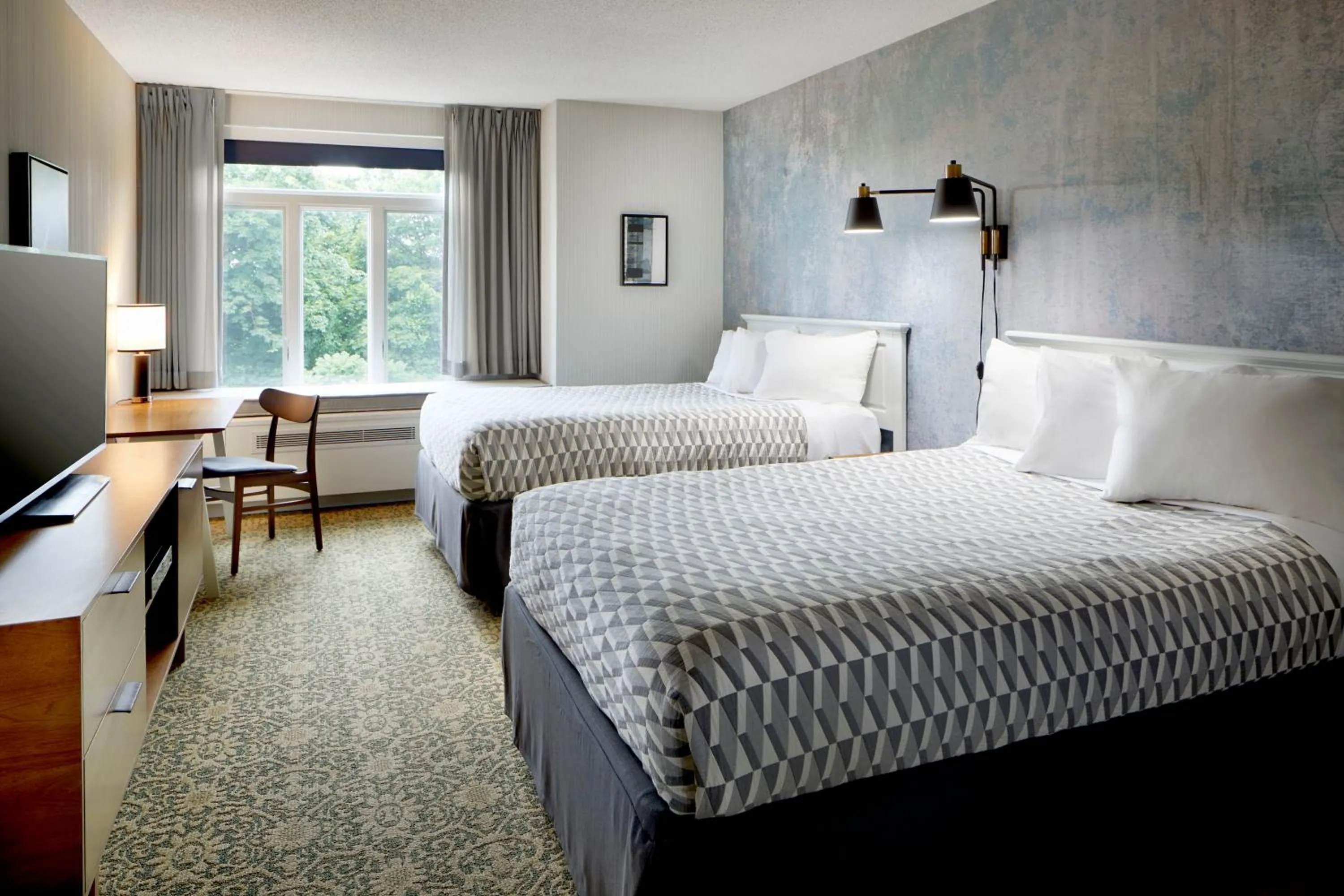 Bed in Tarrytown House Estate