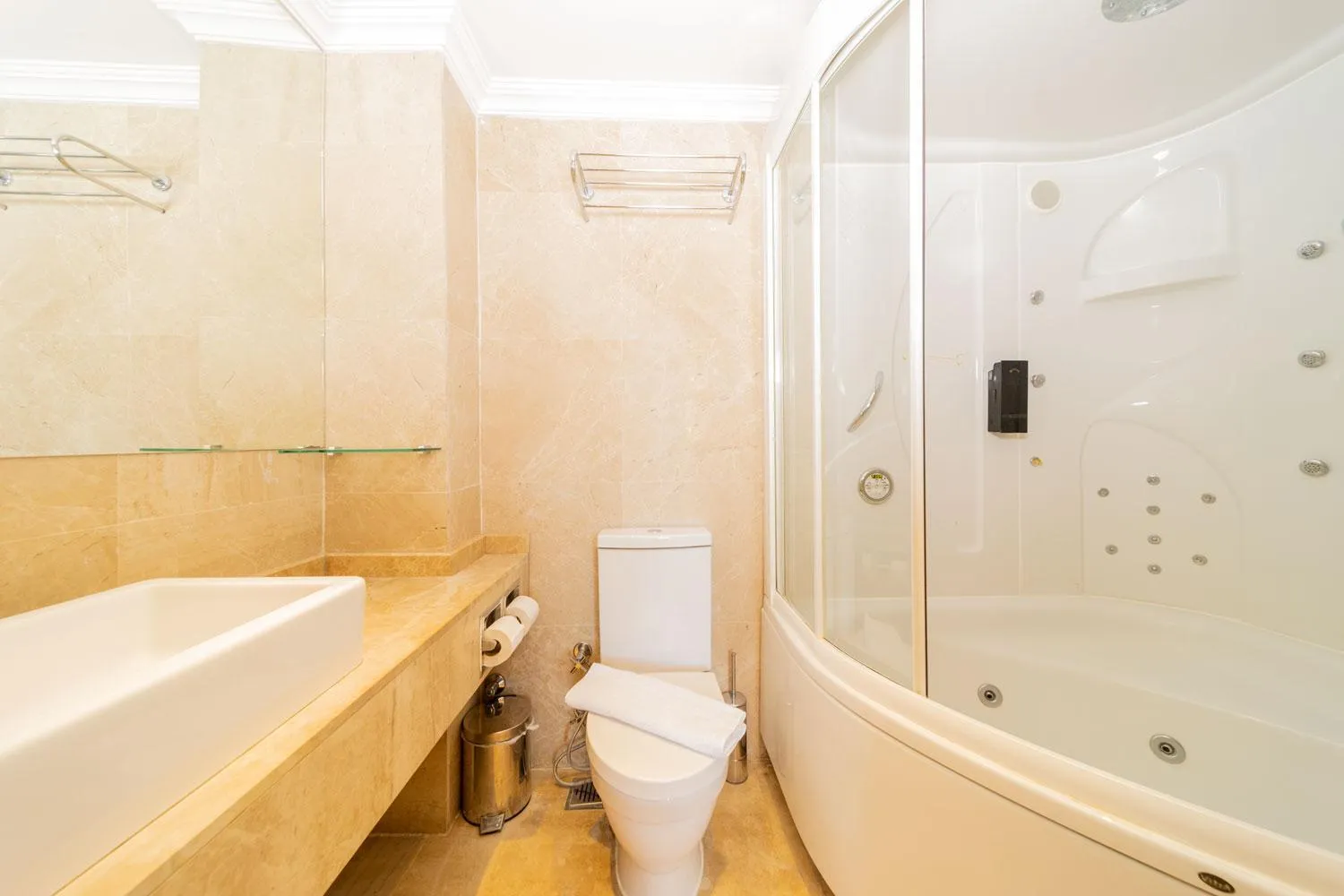 Shower in Alp Pasa Fiore Garden Suites - Special Class