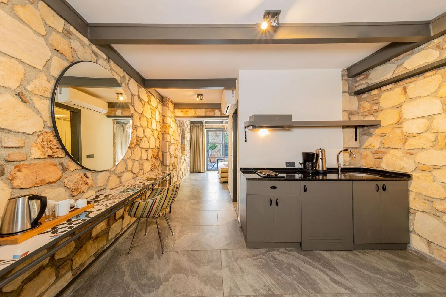 Kitchen or kitchenette in Alp Pasa Fiore Garden Suites - Special Class