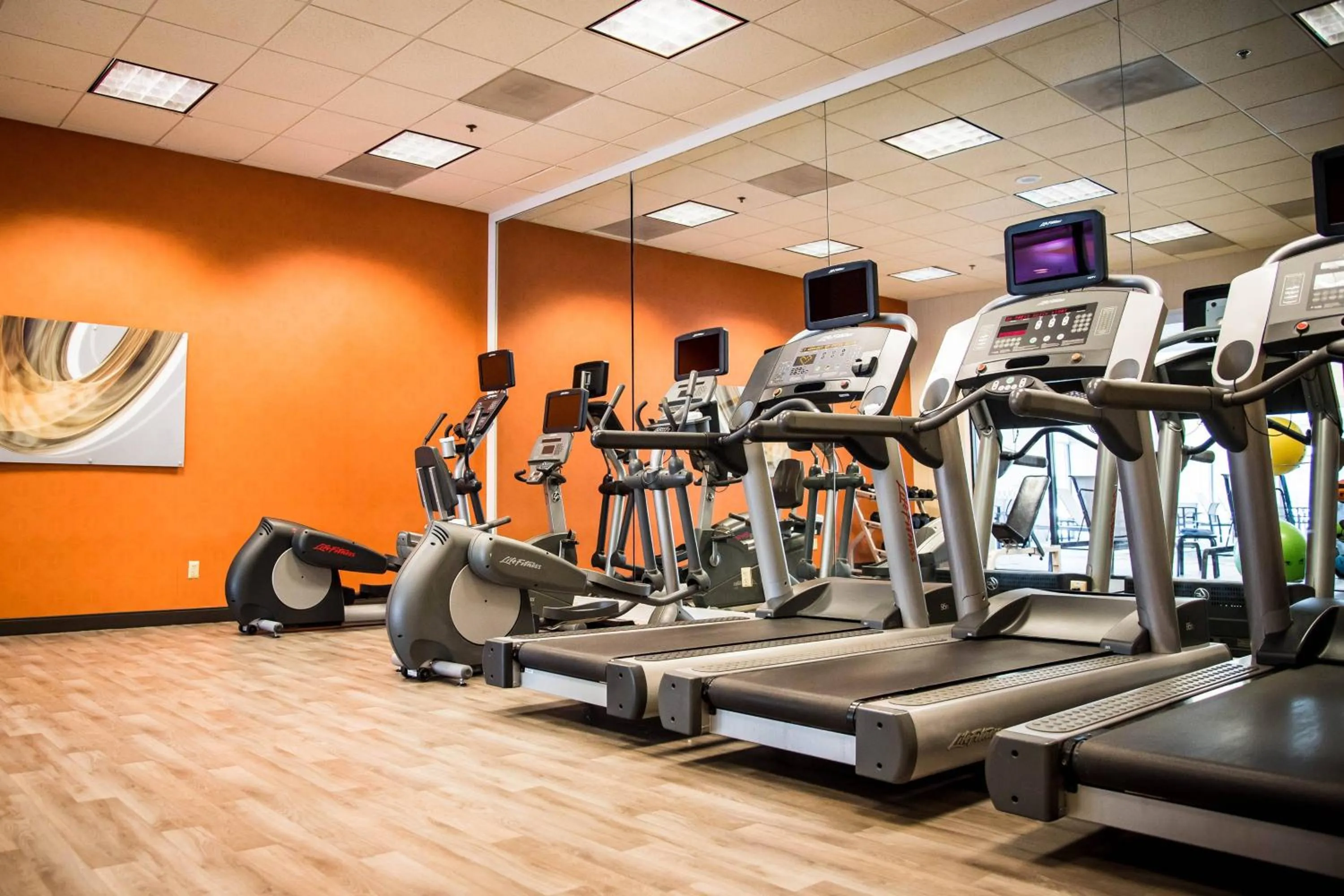 Fitness centre/facilities in Courtyard by Marriott Boston Billerica Bedford