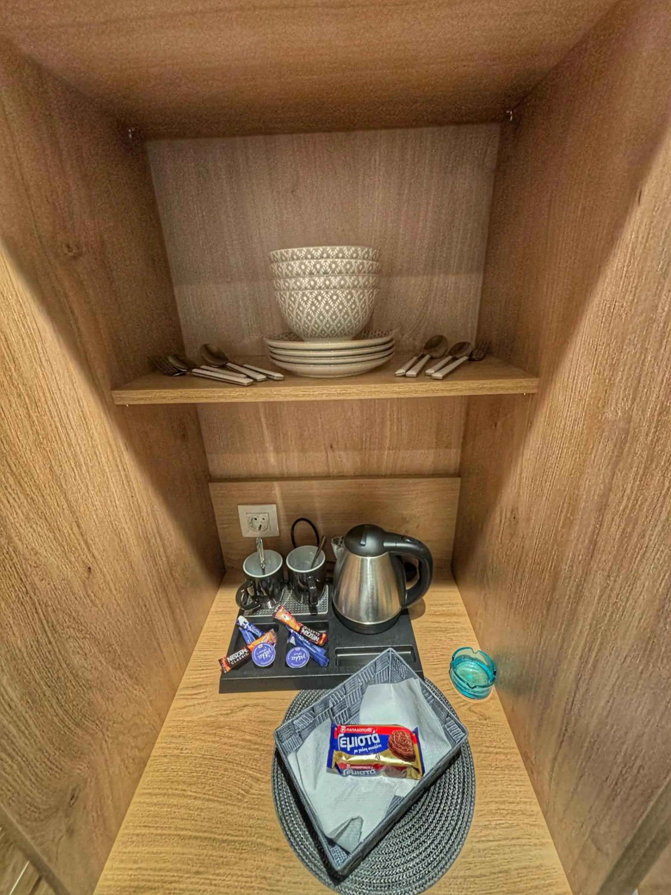 Coffee/tea facilities in MIKE'S STUDIOS