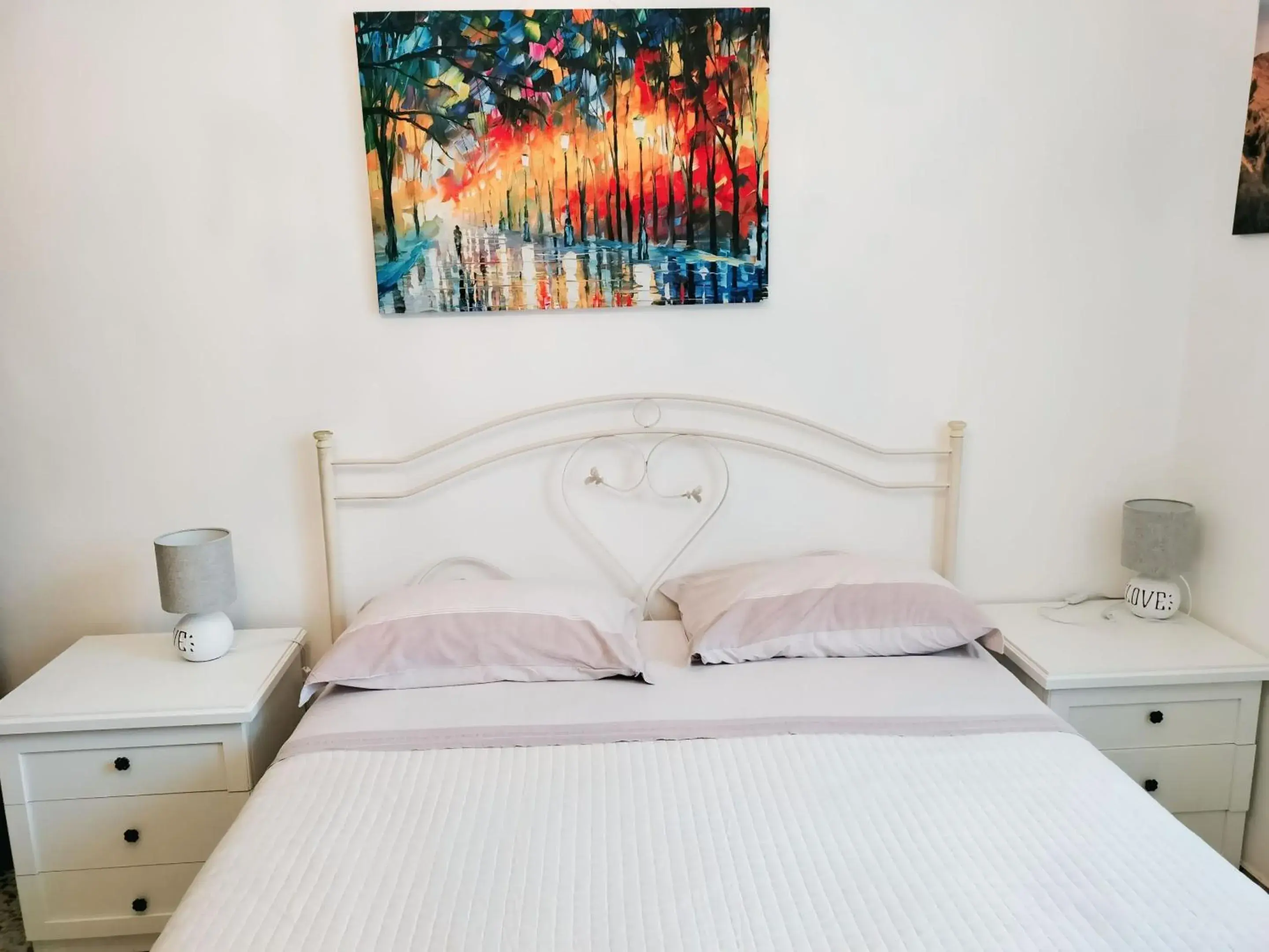 Double Room with Private Bathroom in CASA MAFALDA - Rooms, friends and more - Affittacamere, Guest House Double Room with Private Bathroom in CASA MAFALDA - Rooms, friends and more - Affittacamere, Guest House
