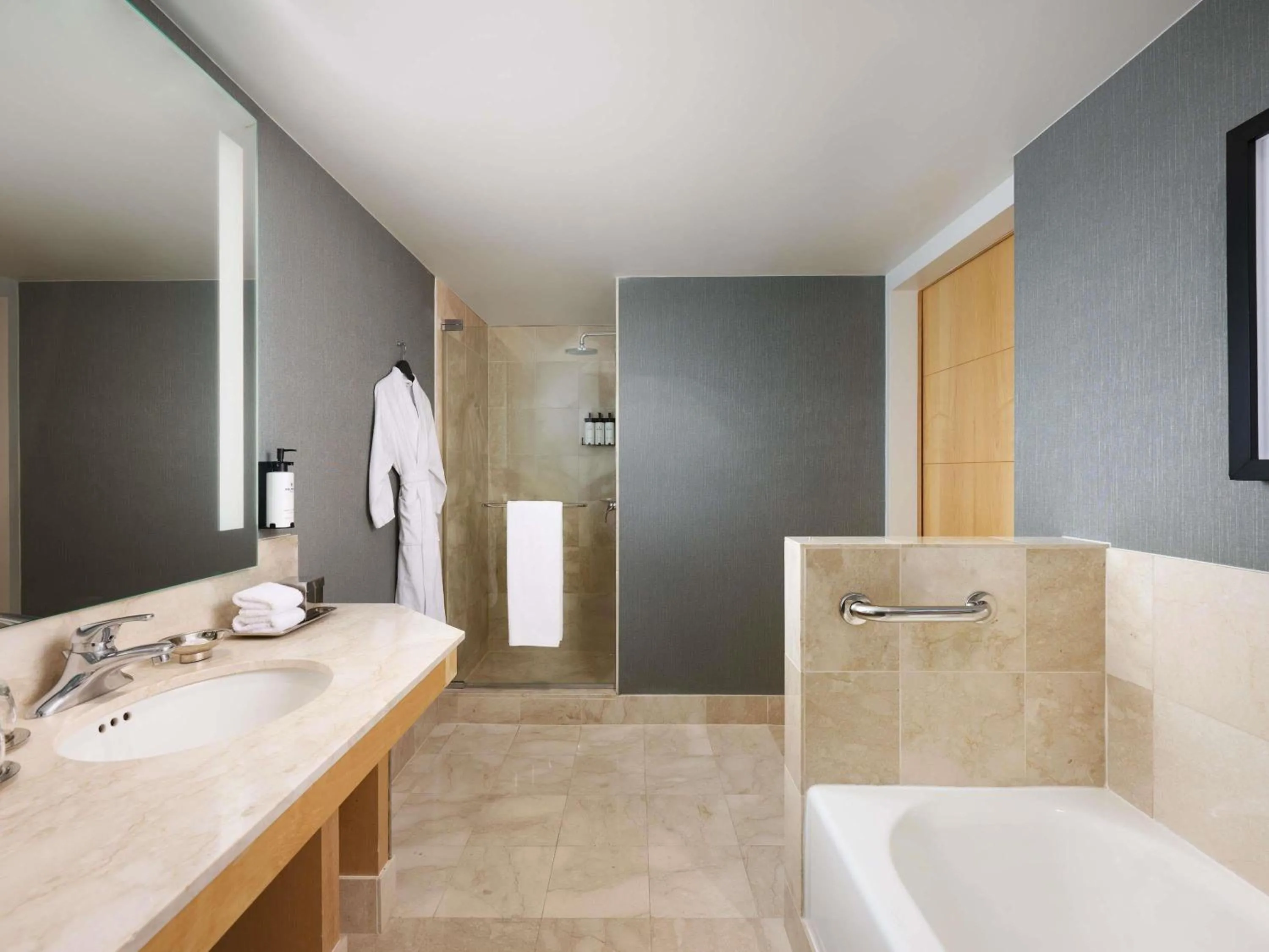 Bedroom in Sofitel Chicago Magnificent Mile