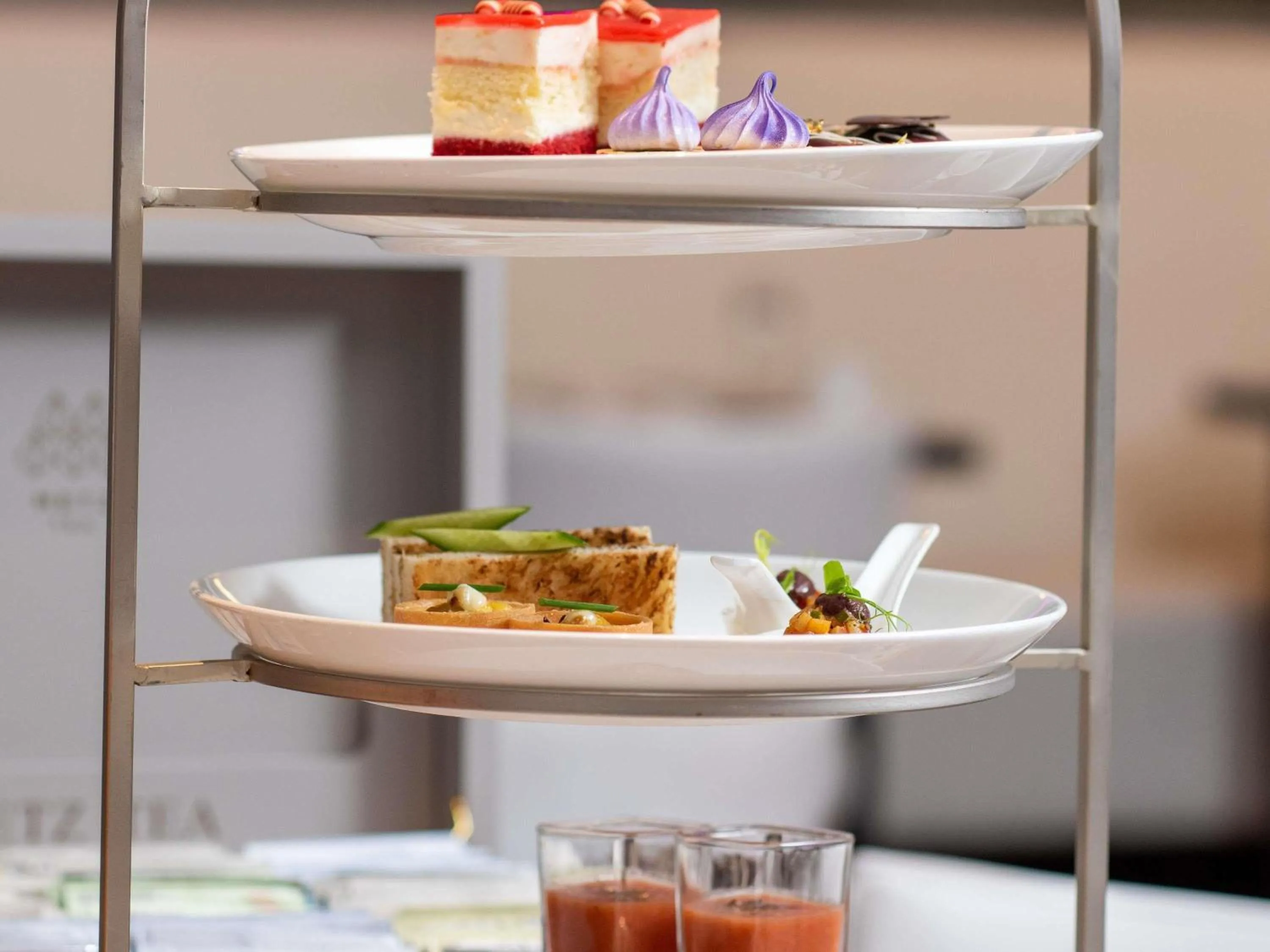 Restaurant/places to eat in Sofitel Chicago Magnificent Mile