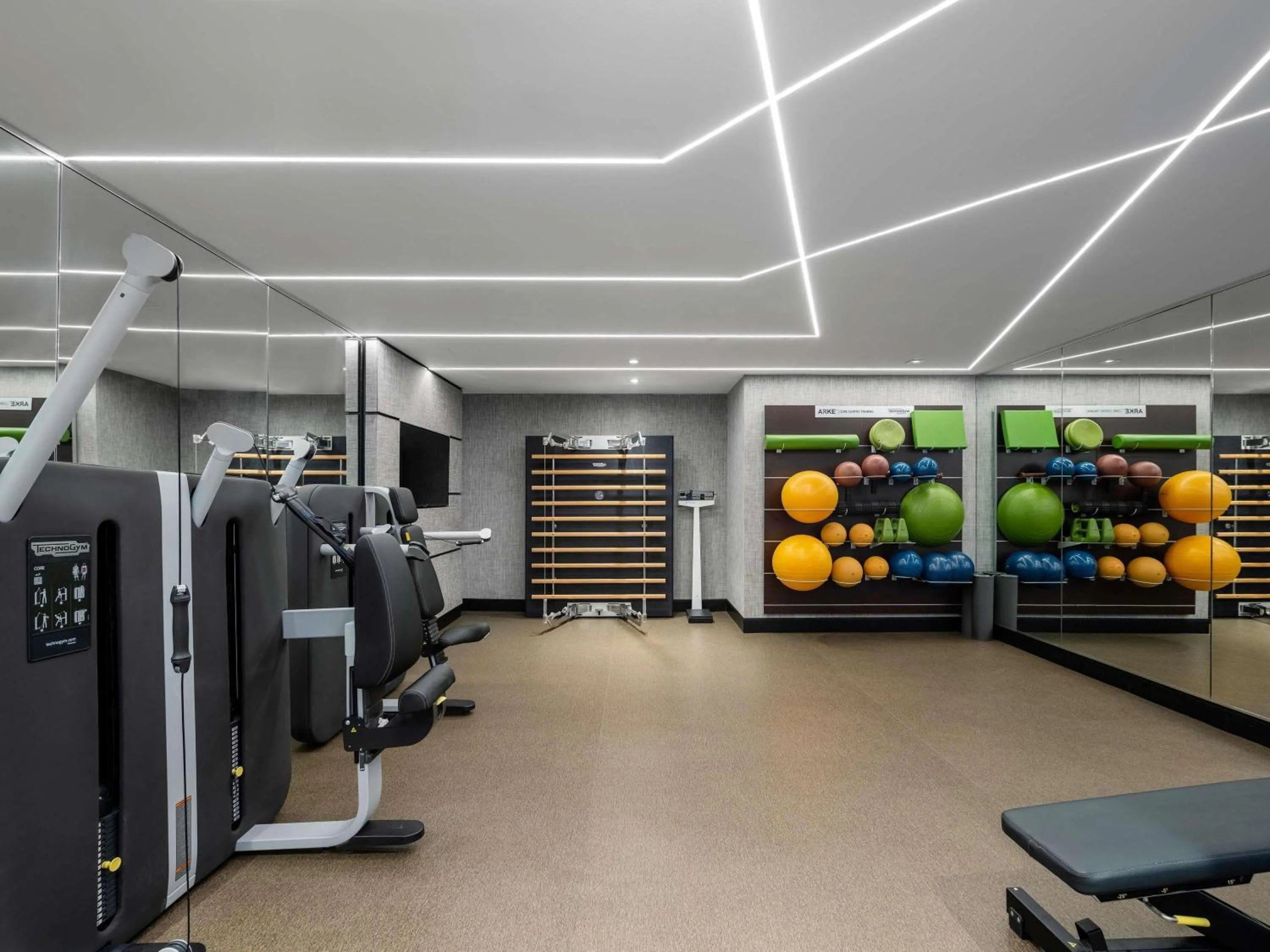 Fitness centre/facilities in Sofitel Chicago Magnificent Mile
