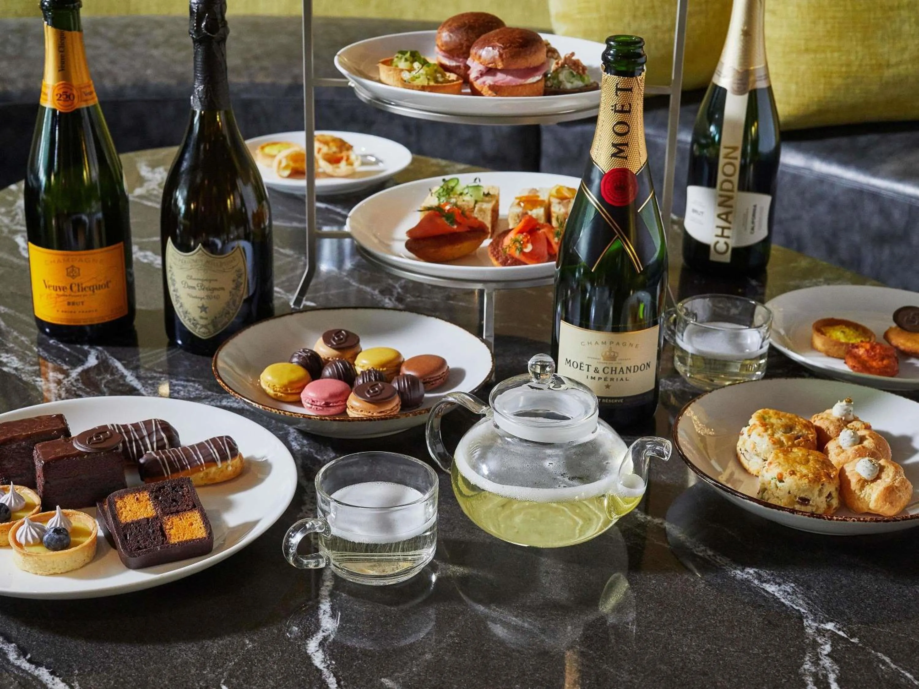 Restaurant/places to eat in Sofitel Chicago Magnificent Mile