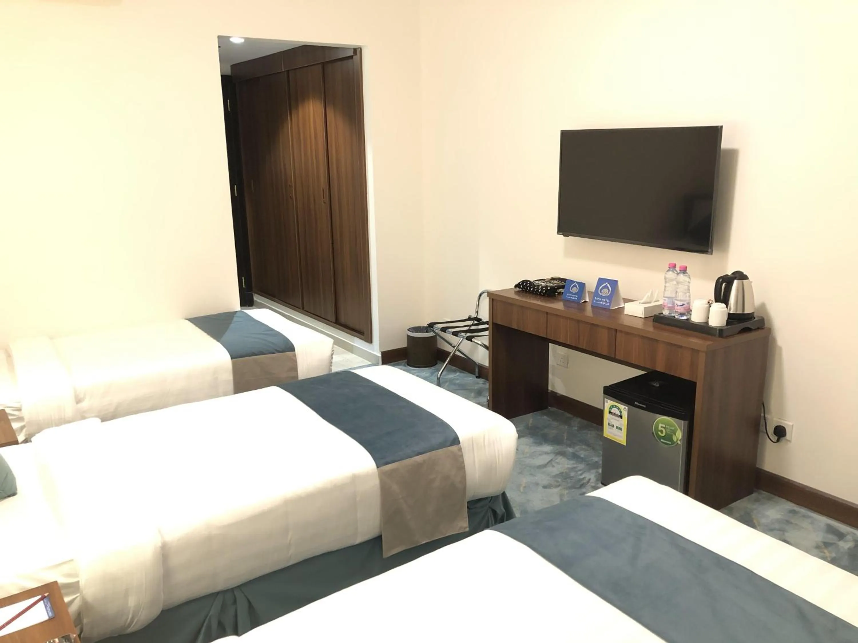 Bedroom, Bed in Zaha Al Madina Hotel