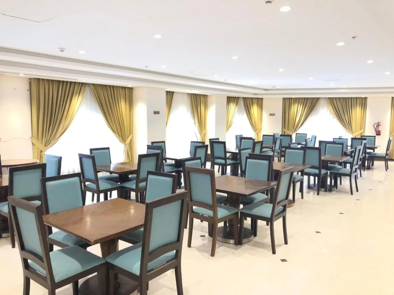 Restaurant/places to eat in Zaha Al Madina Hotel