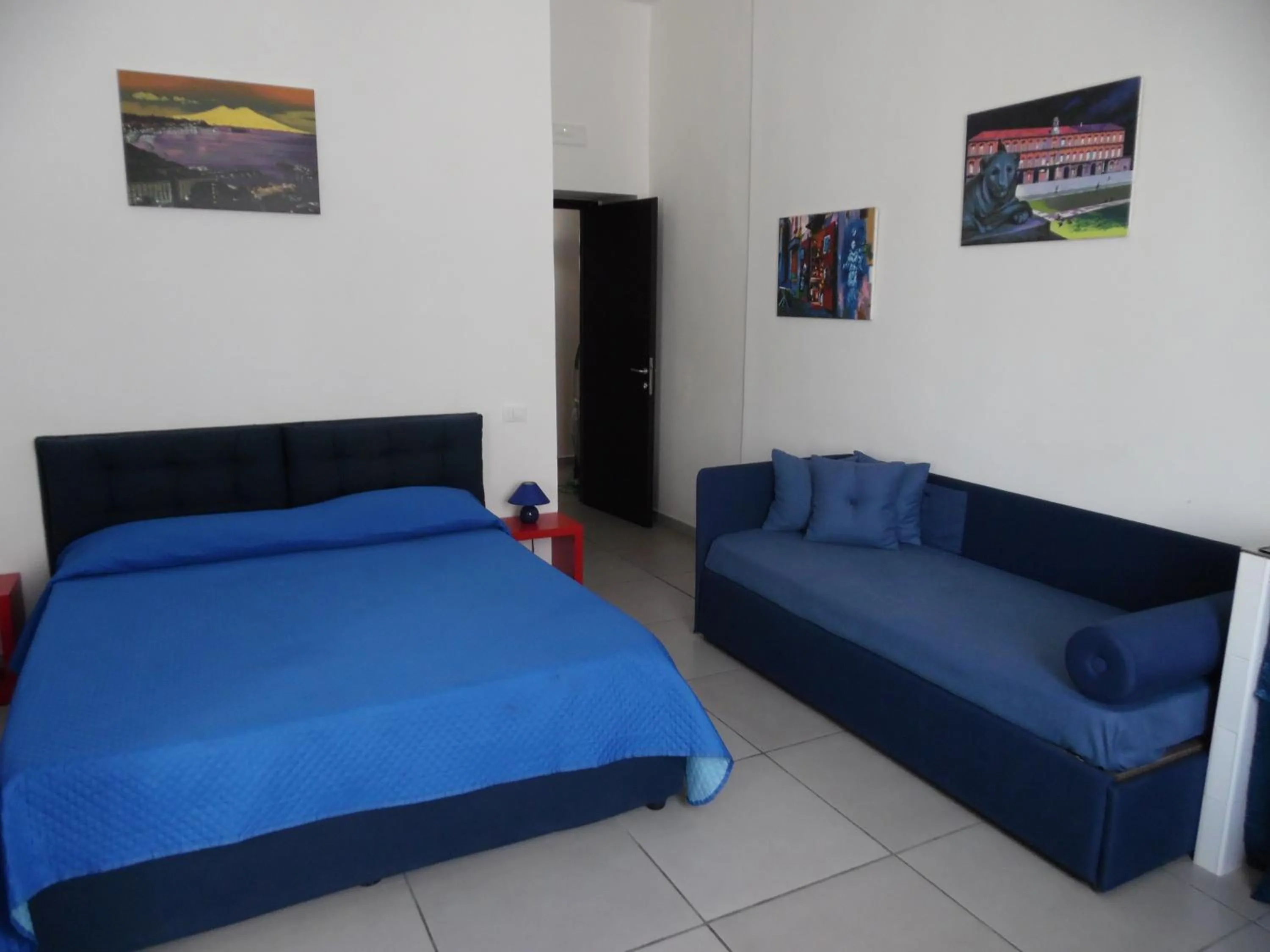 Bed in Megaride Santa Lucia