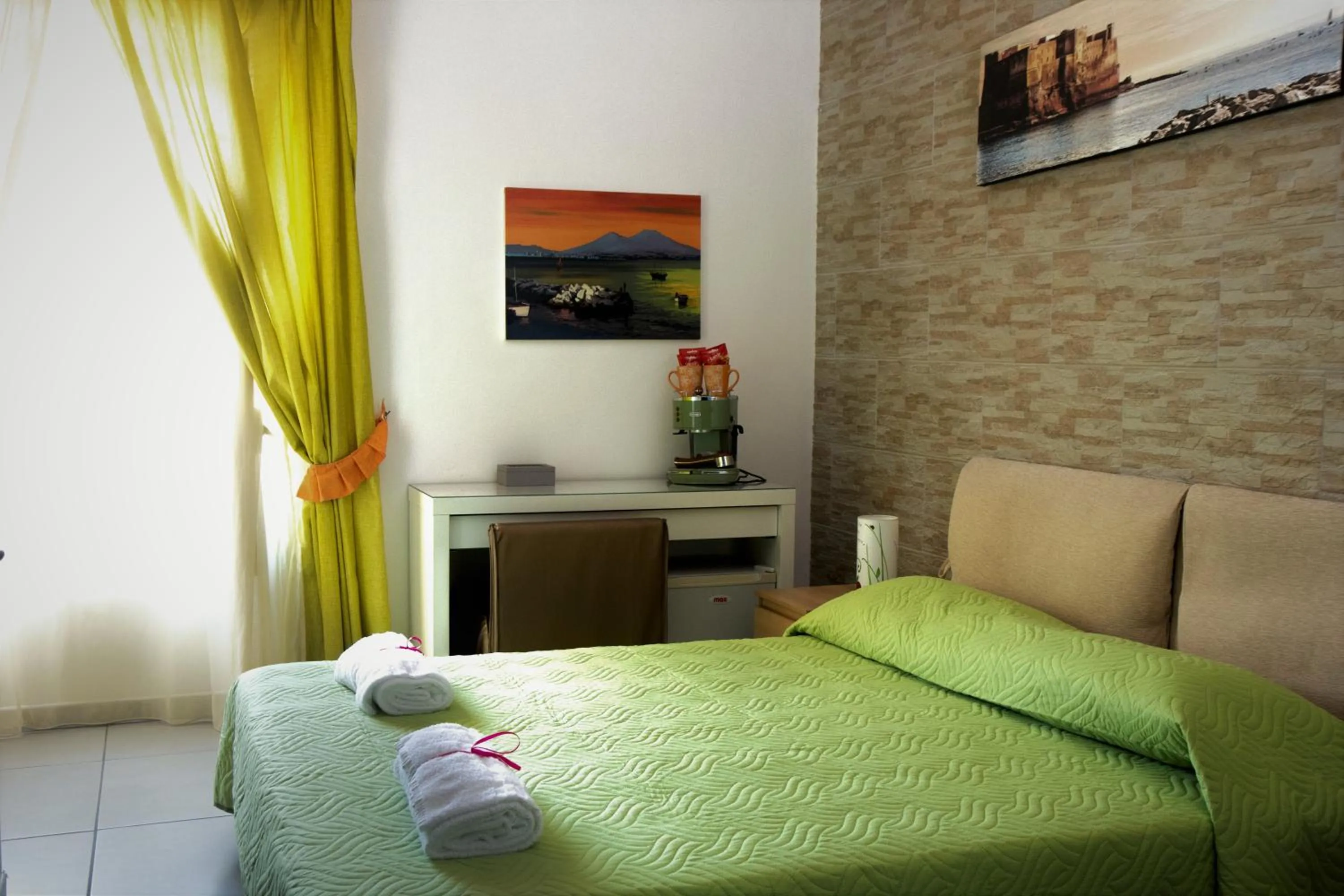 Photo of the whole room, Bed in Megaride Santa Lucia