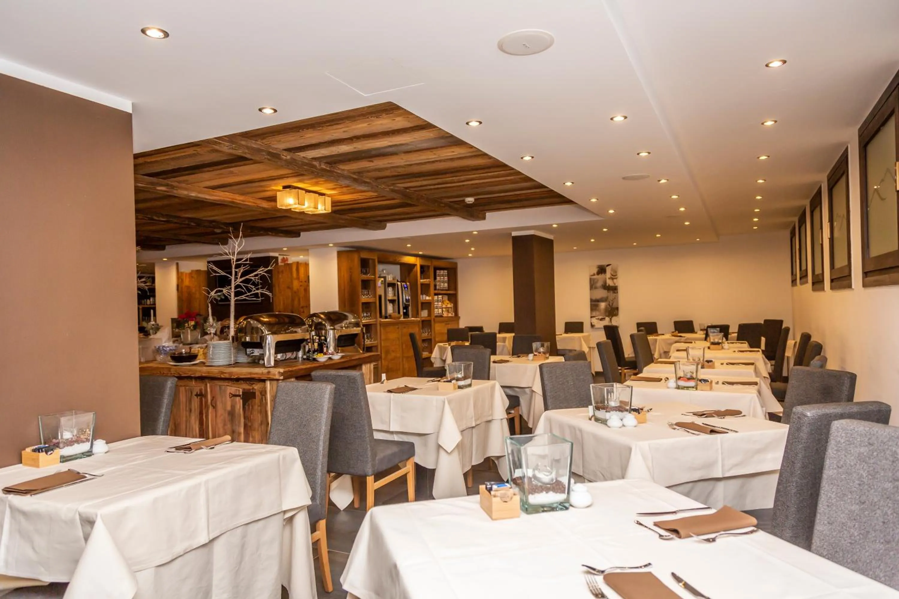 Restaurant/places to eat in Hotel Gran Roc