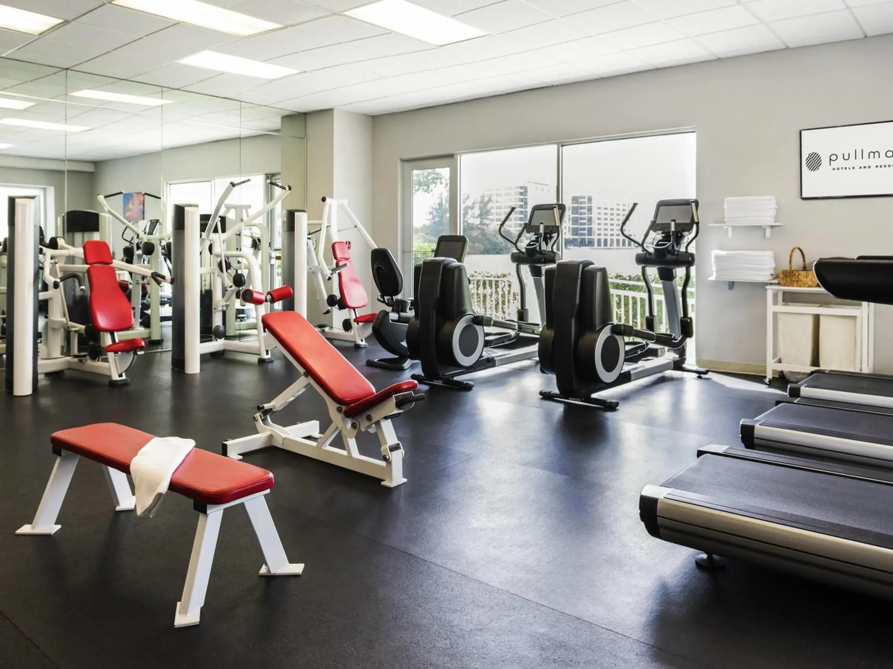 Fitness centre/facilities in Pullman Miami Airport Fitness centre/facilities in Pullman Miami Airport