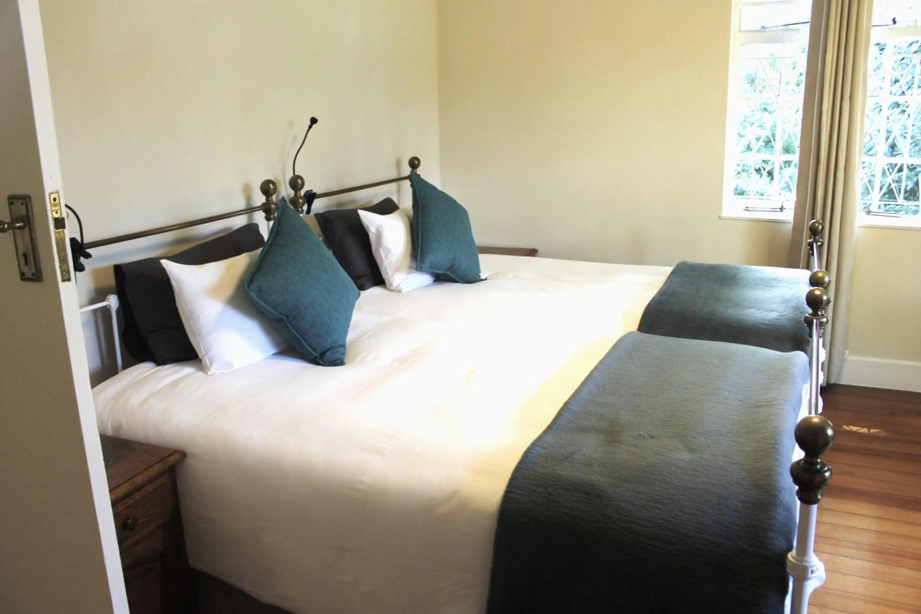 Property building, Bed in Umoya