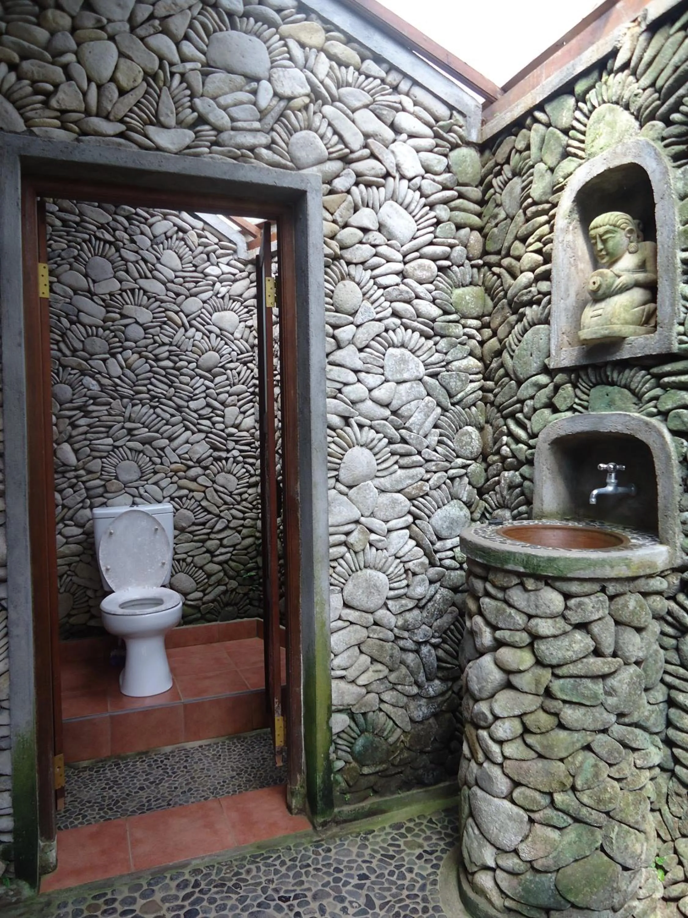 Bathroom in Sari Wangi Cottage