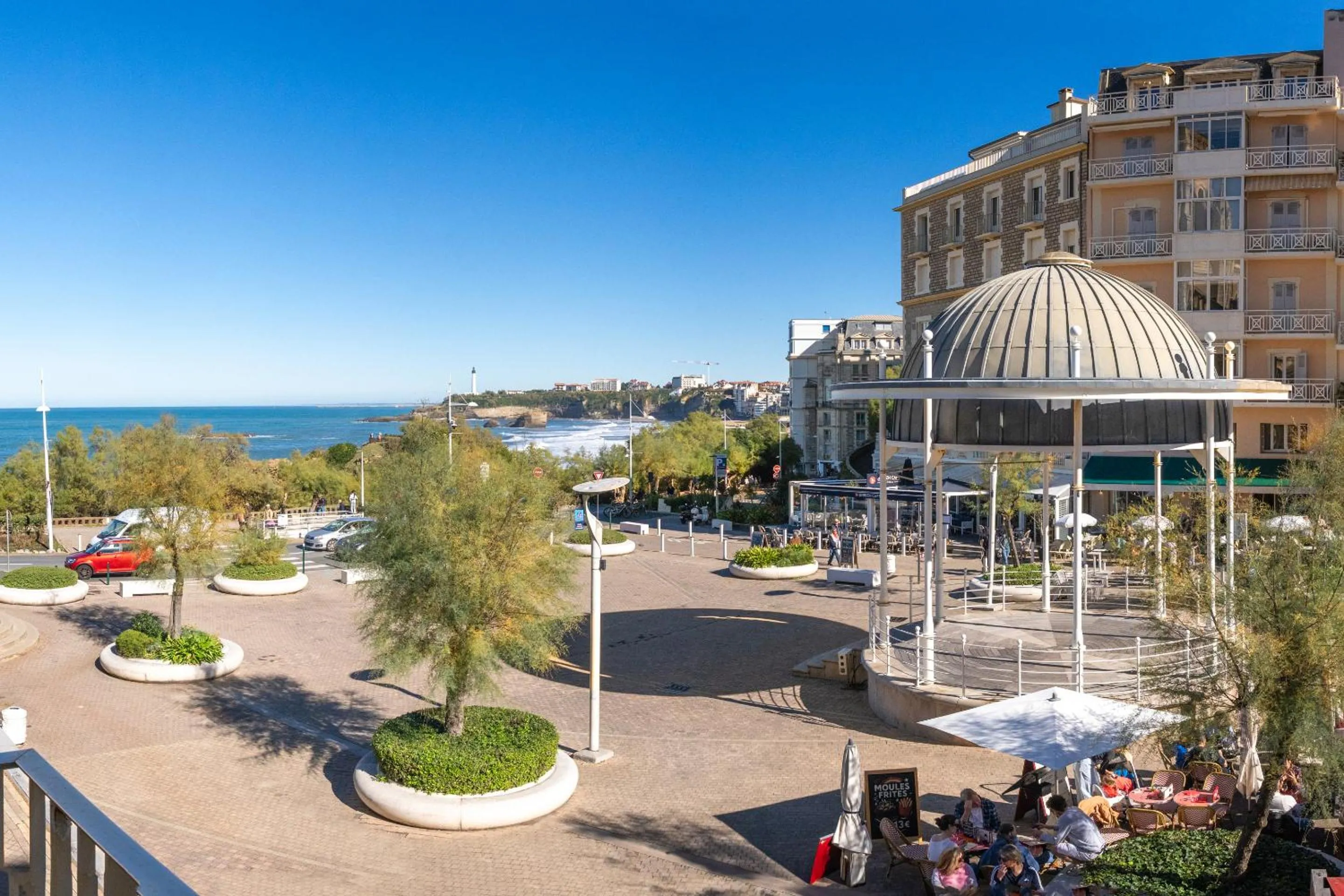 Bedroom in Hotel De L'Océan
