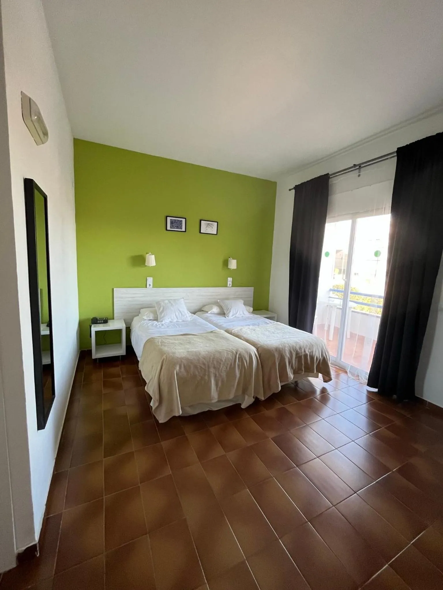 Photo of the whole room, Bed in Hotel Plaza Miami - Sólo Adultos