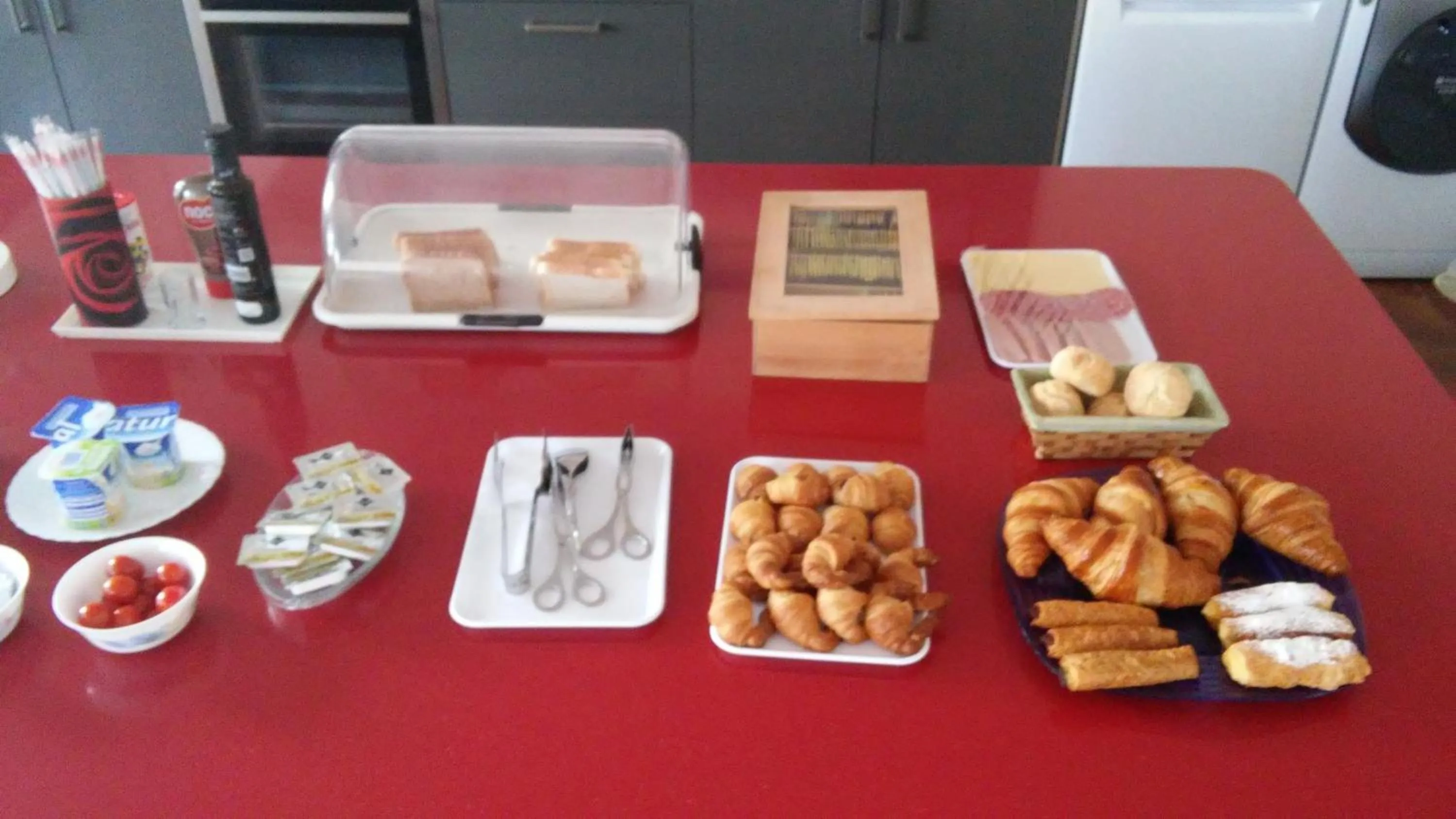 Buffet breakfast in Hotel Plaza Miami - Sólo Adultos