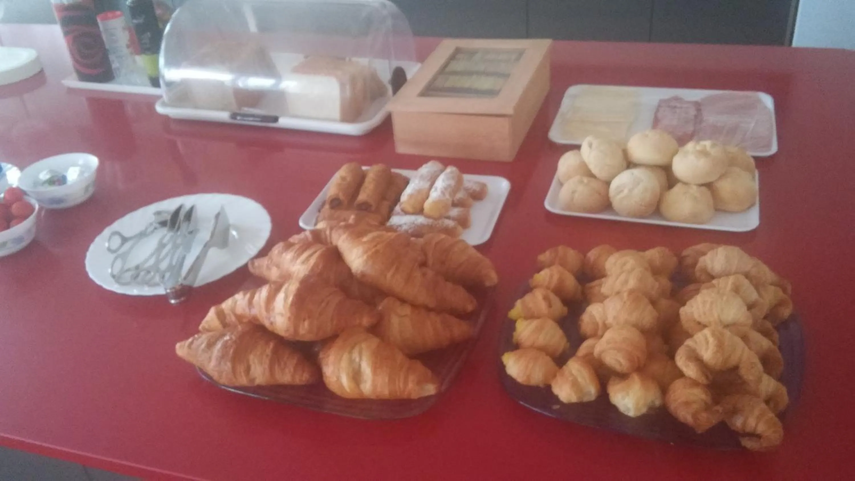 Buffet breakfast in Hotel Plaza Miami - Sólo Adultos