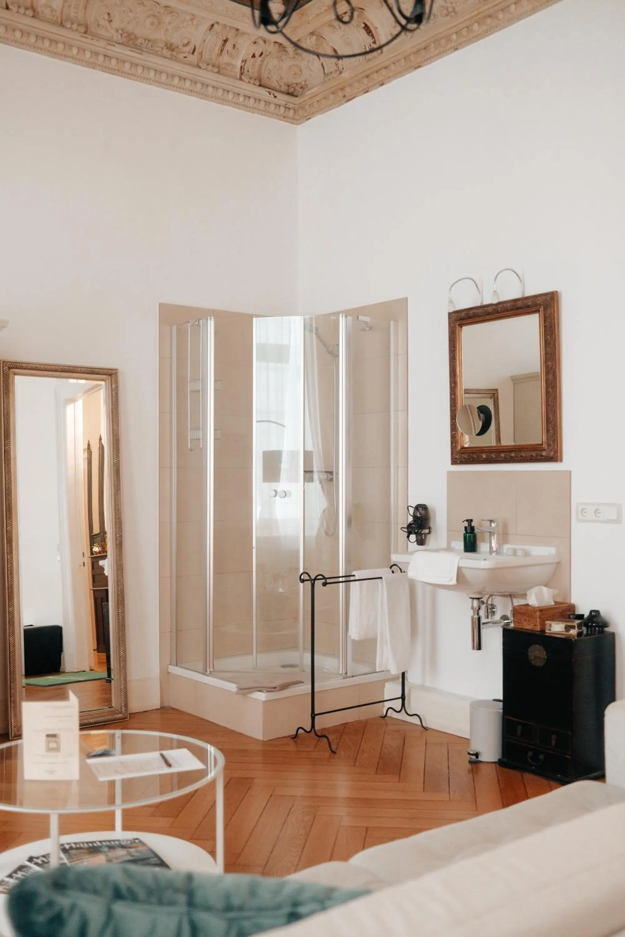 Shower in Hotel am Museum