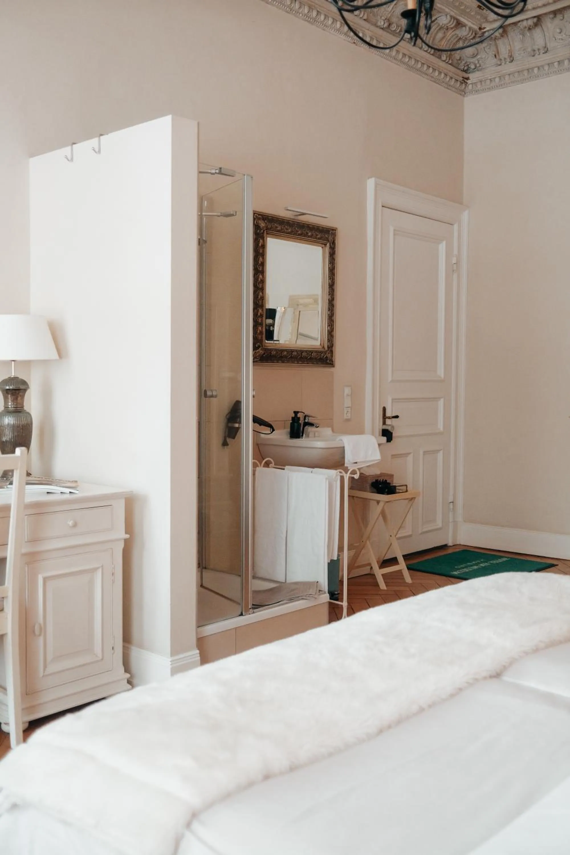 Photo of the whole room, Bed in Hotel am Museum