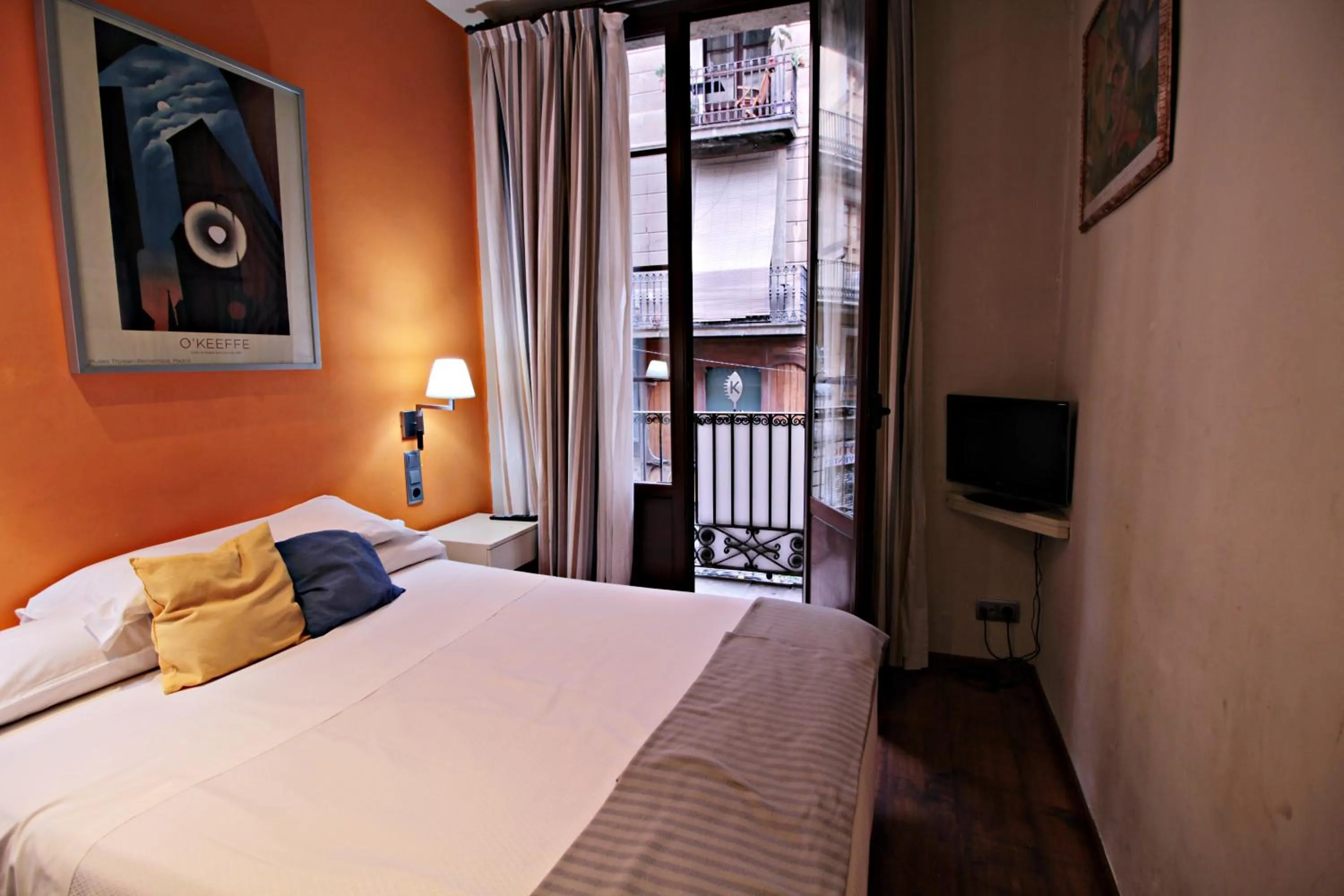 Bed in Hotel Annex - Rey Don Jaime I